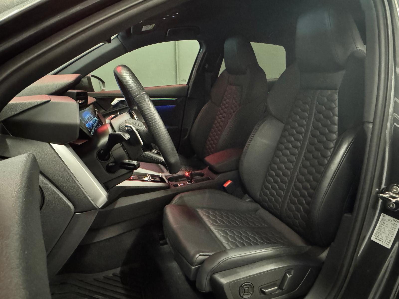 AUDI RS3 Sportback 2.5 TSI quattro S-tronic-image-9