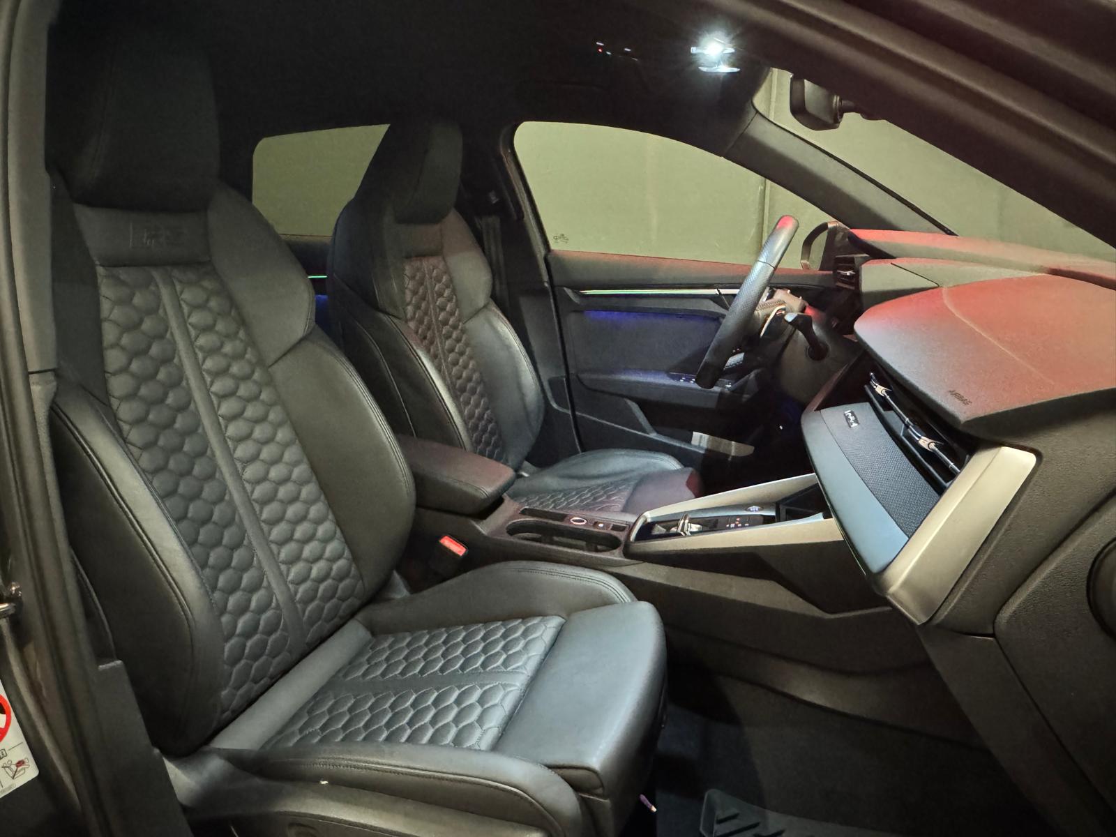 AUDI RS3 Sportback 2.5 TSI quattro S-tronic-image-15