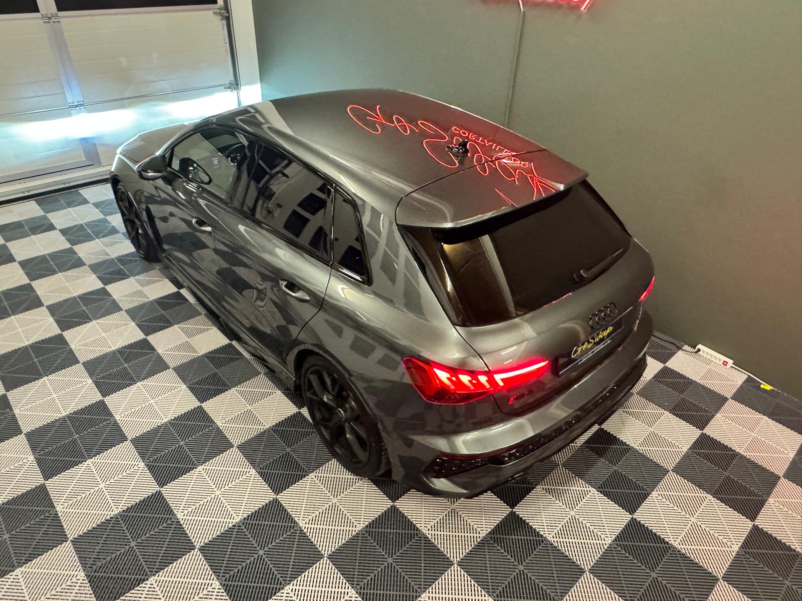 AUDI RS3 Sportback 2.5 TSI quattro S-tronic-image-2