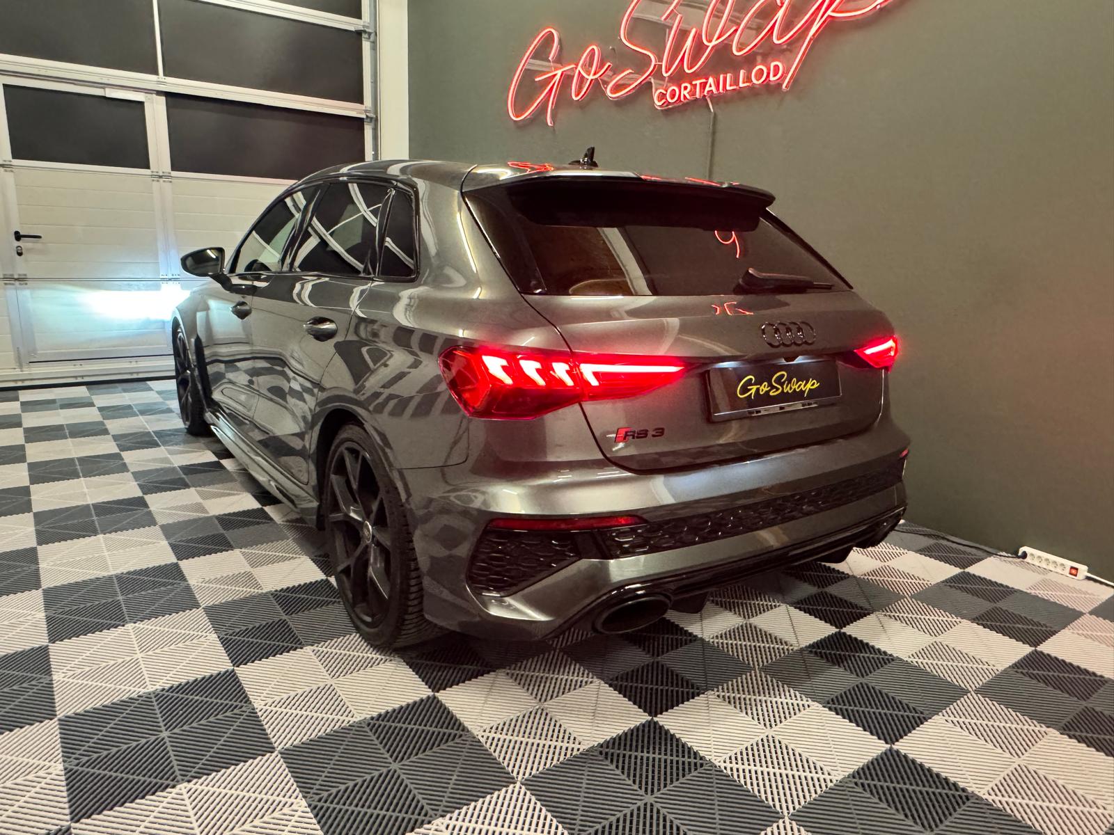 AUDI RS3 Sportback 2.5 TSI quattro S-tronic-image-3