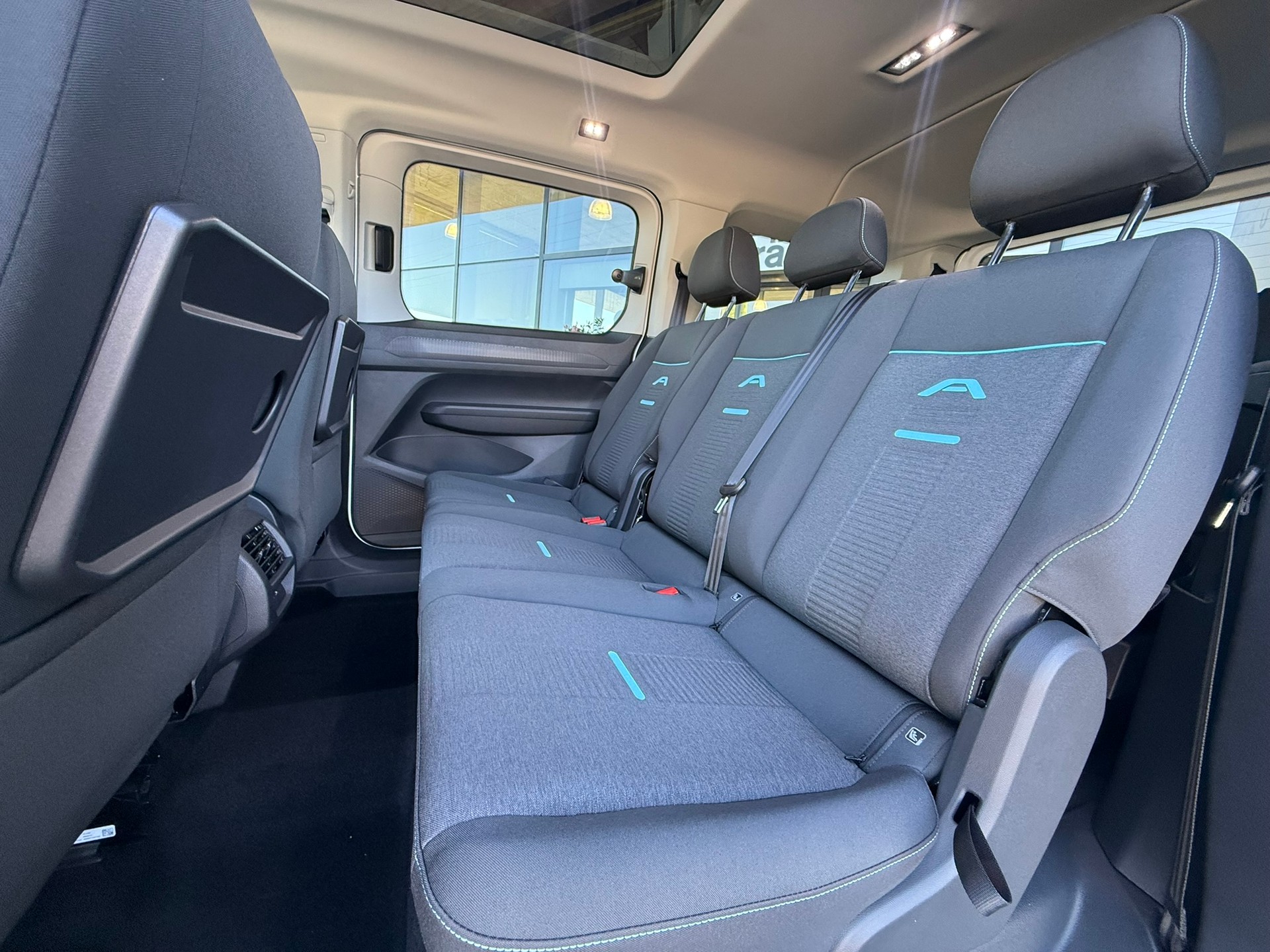 FORD Grand Tourneo Connect 2.0 EcoBlue AWD Active-image-7