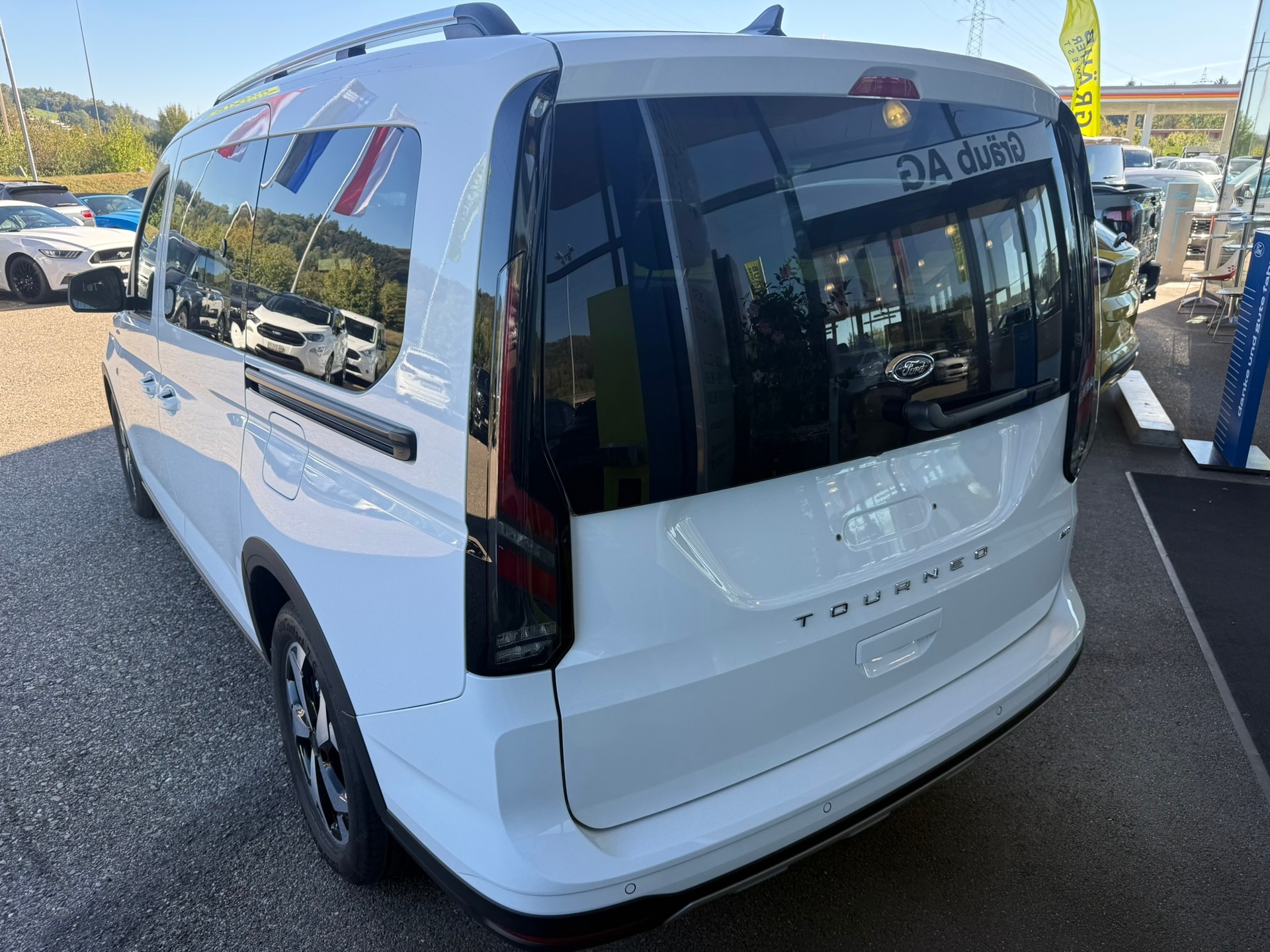 FORD Grand Tourneo Connect 2.0 EcoBlue AWD Active-image-4