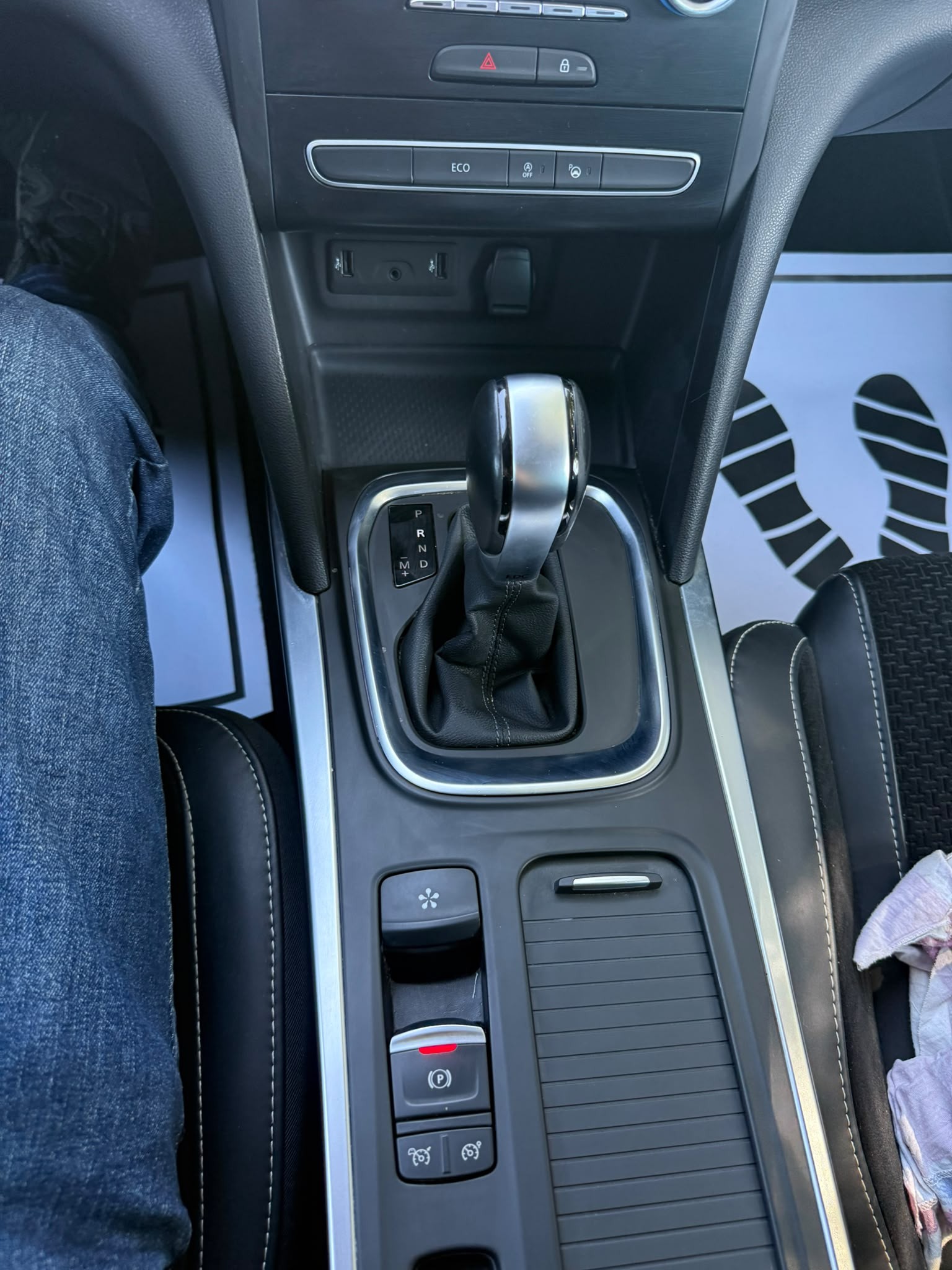 RENAULT Mégane Grandtour 1.3 16V Turbo Business EDC-image-14