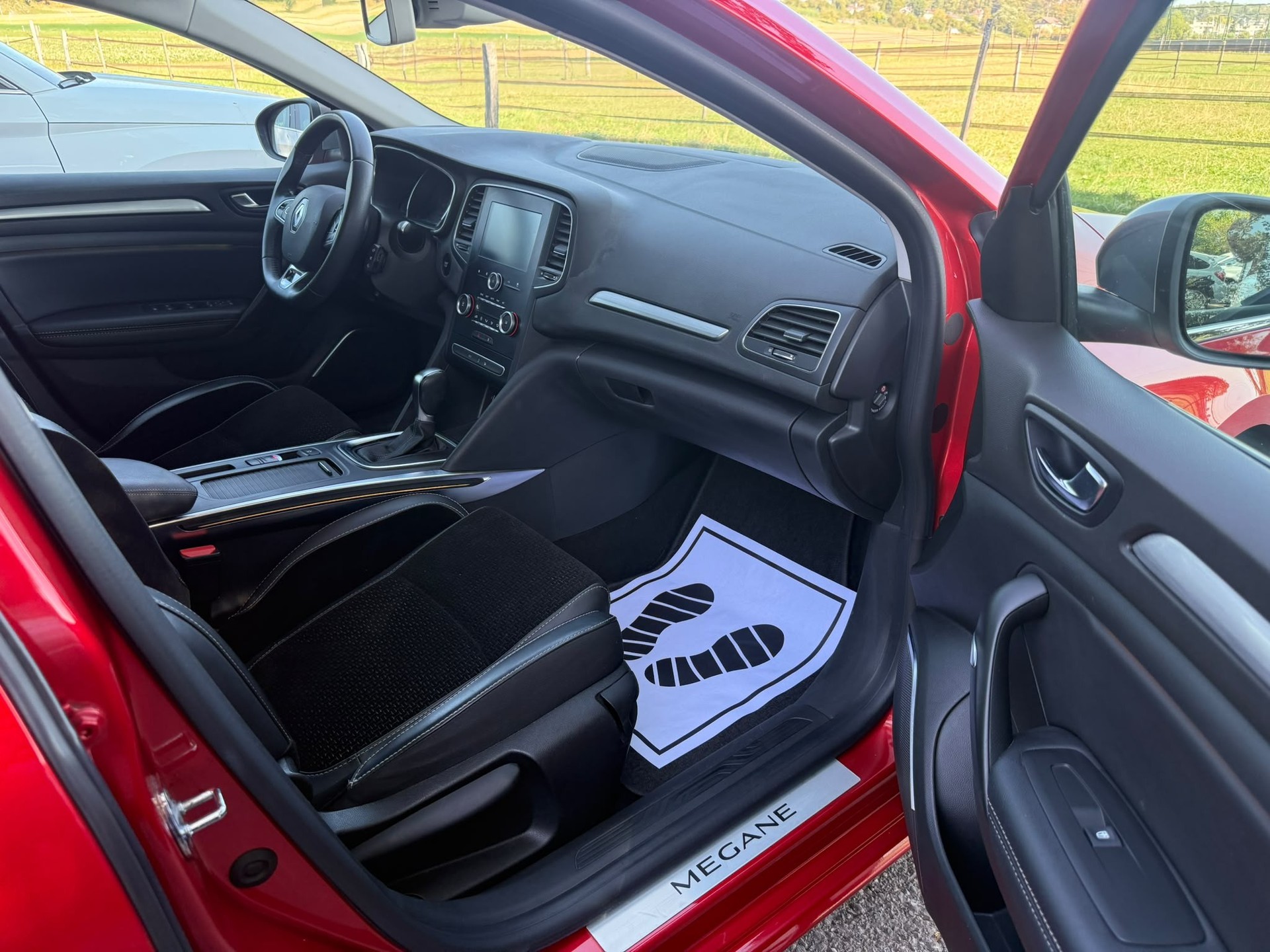 RENAULT Mégane Grandtour 1.3 16V Turbo Business EDC-image-10