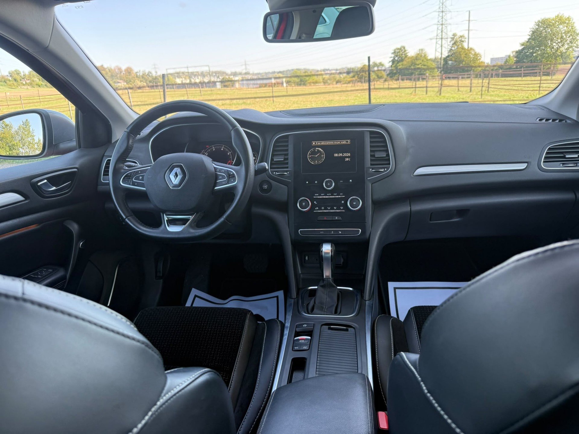 RENAULT Mégane Grandtour 1.3 16V Turbo Business EDC-image-8