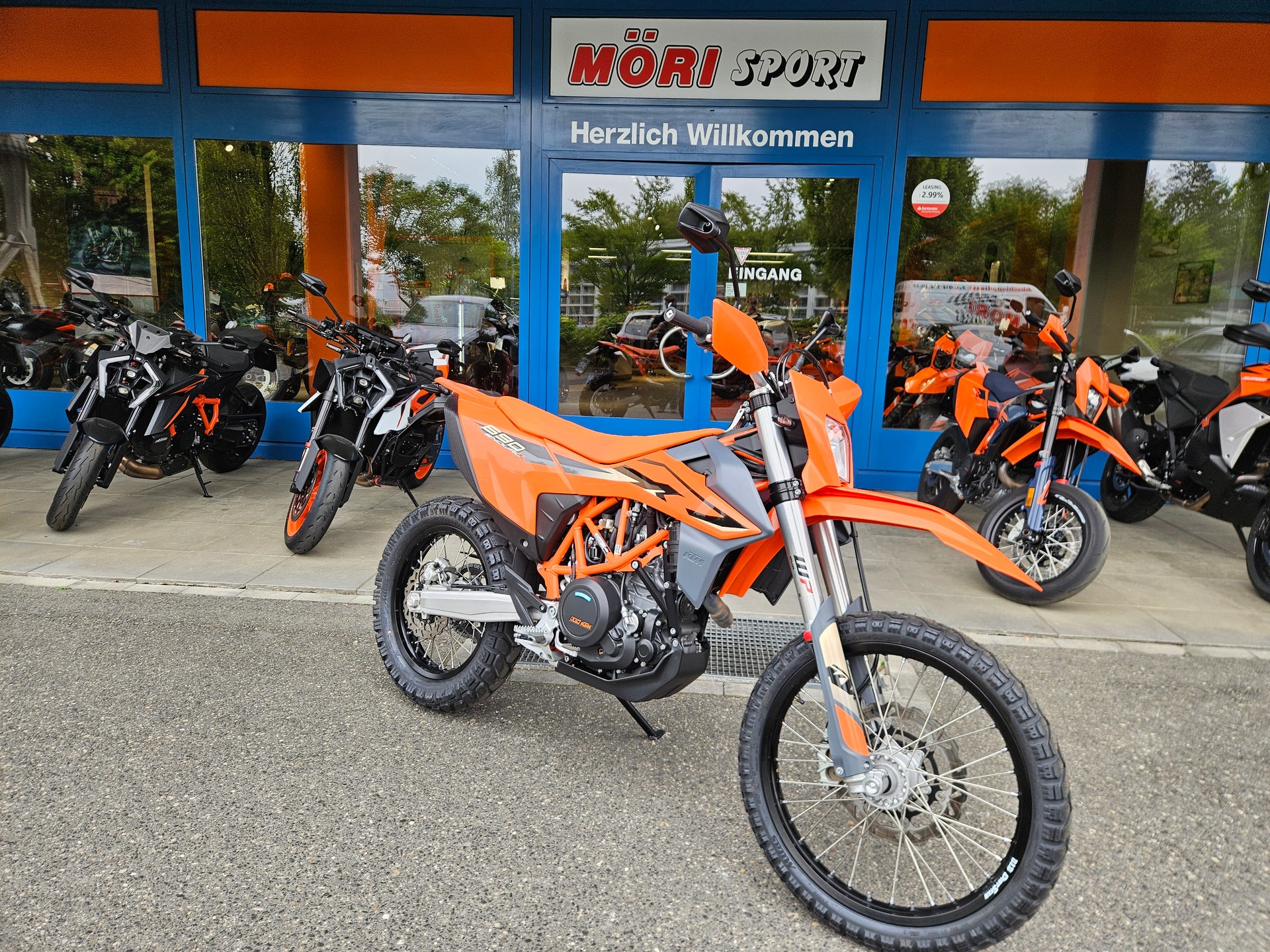 KTM 690 Enduro R-showroom-element-1
