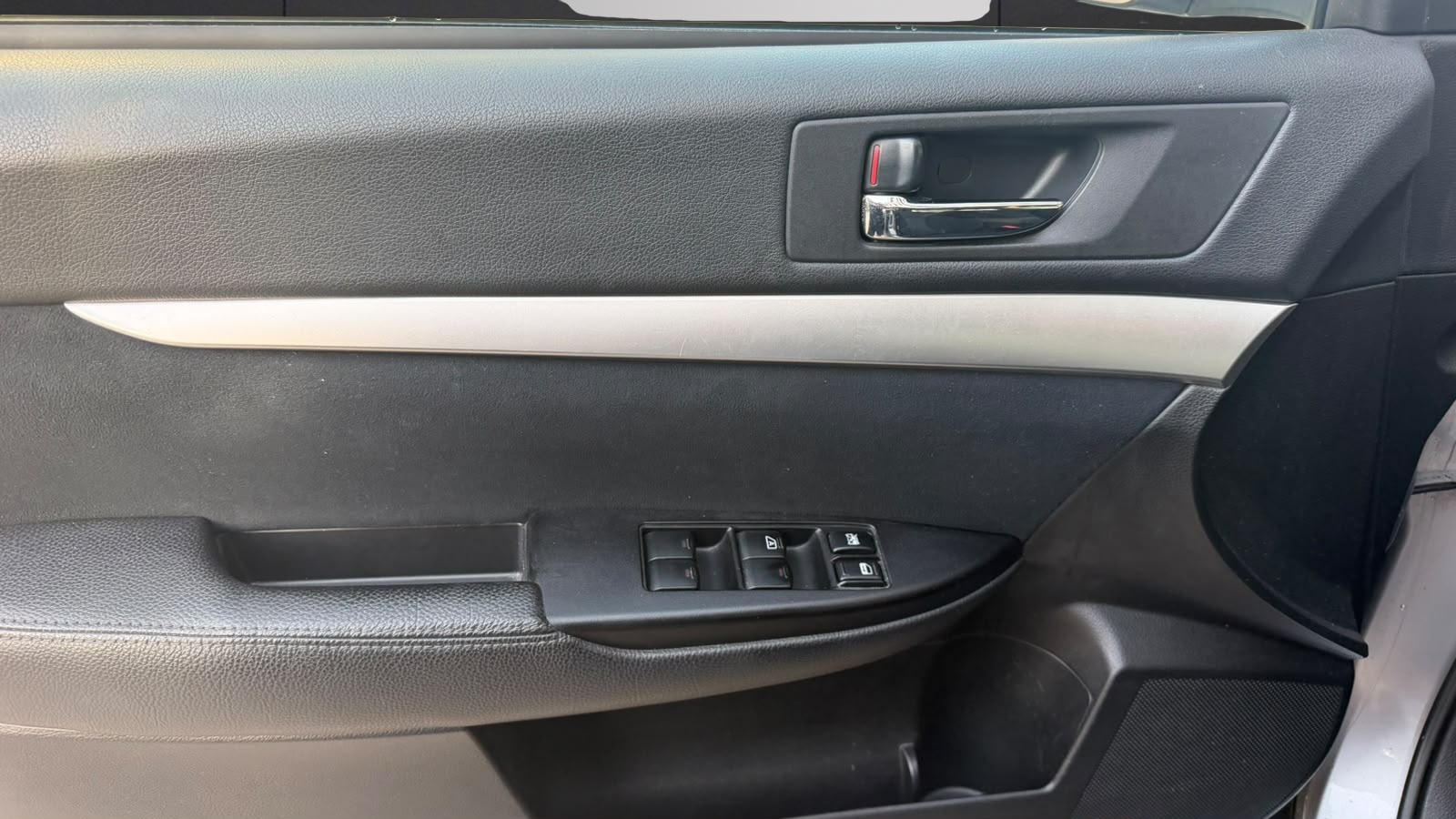 SUBARU Outback 2.5i Swiss AWD Lineartronic-image-19