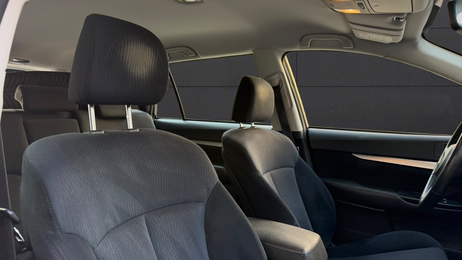 SUBARU Outback 2.5i Swiss AWD Lineartronic-image-11