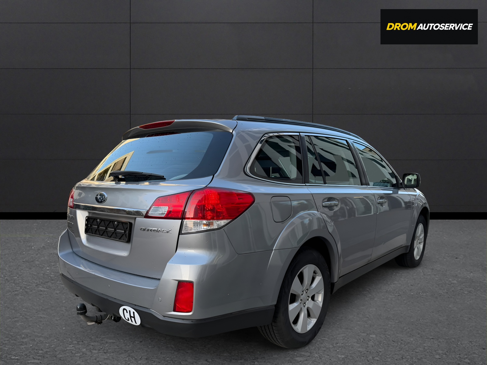 SUBARU Outback 2.5i Swiss AWD Lineartronic-image-5