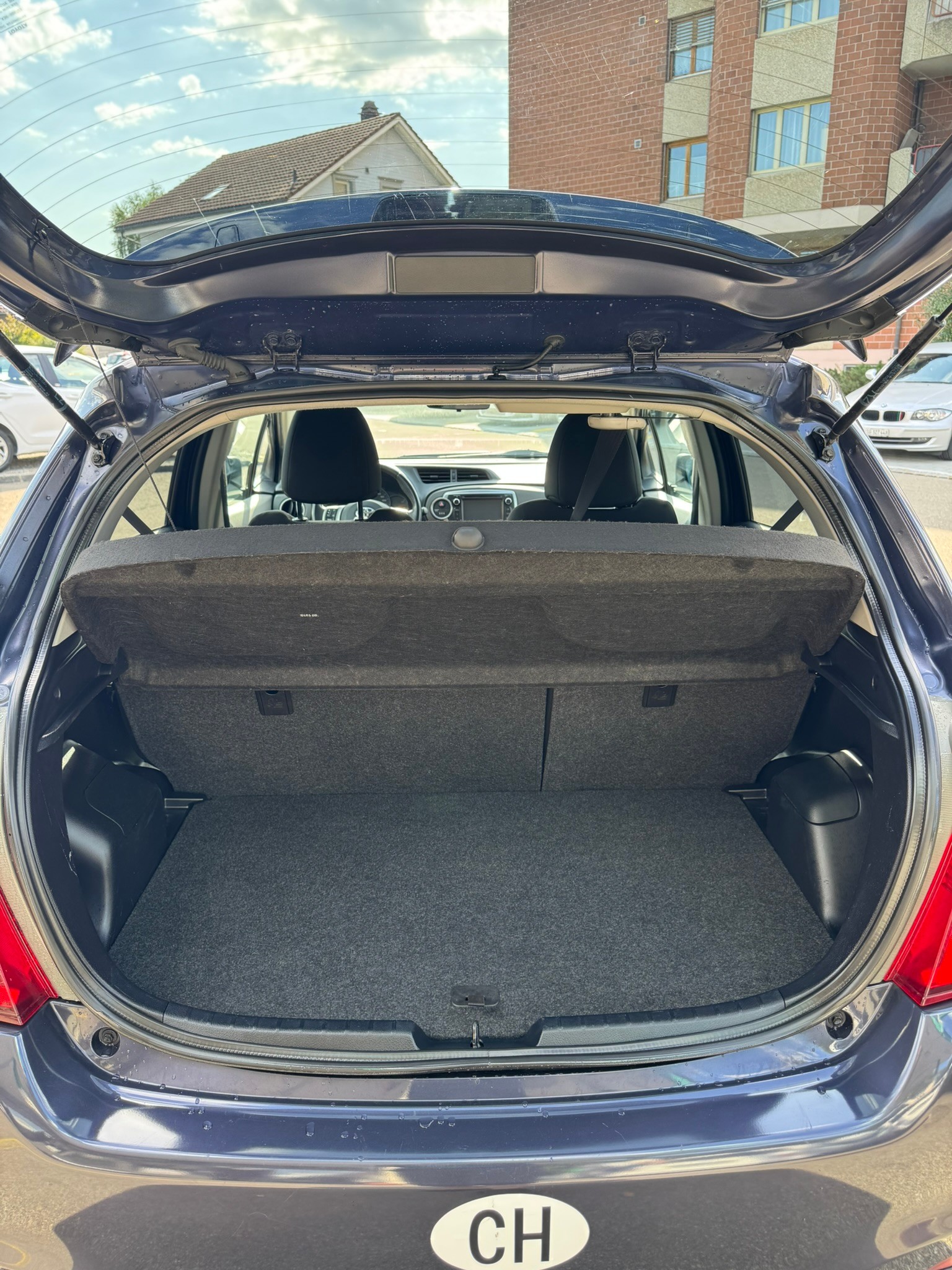 TOYOTA Yaris 1.33 Style-image-7
