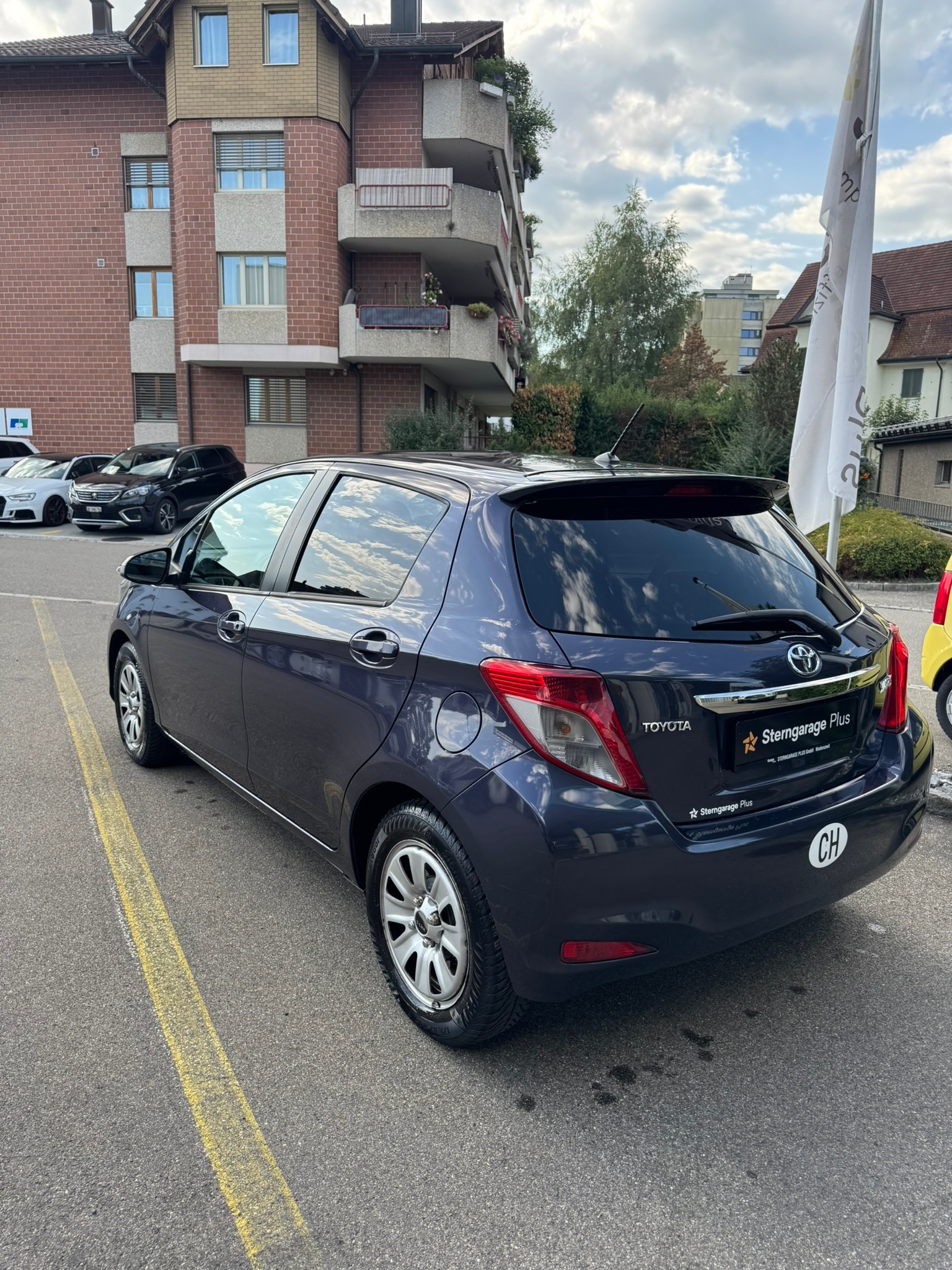 TOYOTA Yaris 1.33 Style-image-2