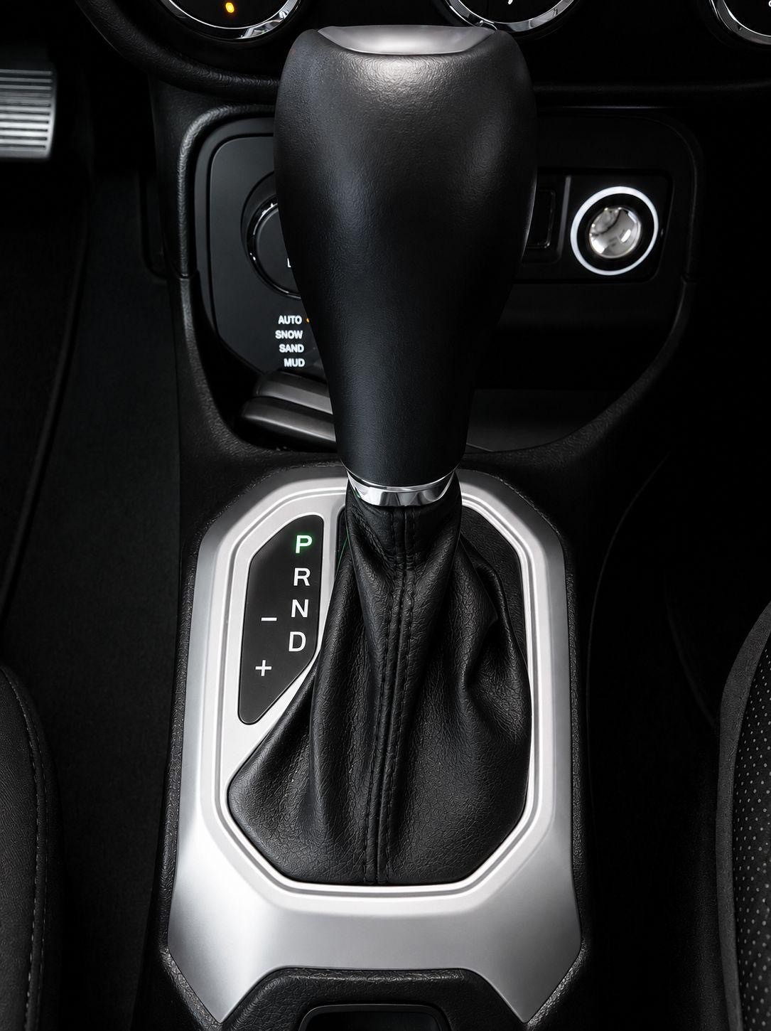 JEEP Renegade 1.4 Turbo Limited AWD-image-17