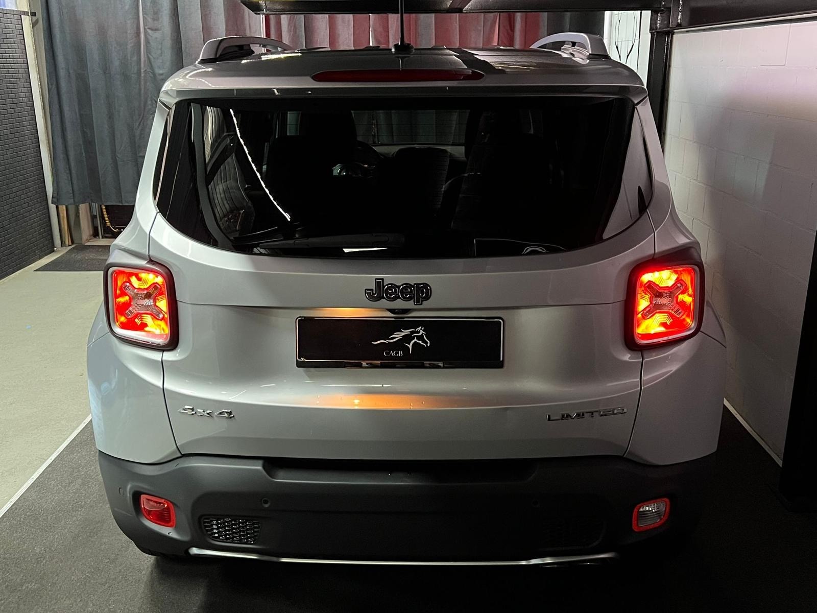 JEEP Renegade 1.4 Turbo Limited AWD-showroom-element-3