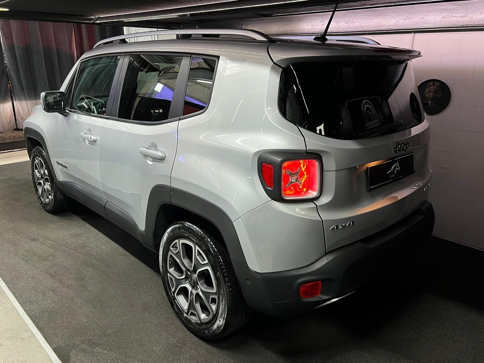 JEEP Renegade 1.4 Turbo Limited AWD-showroom-element-2