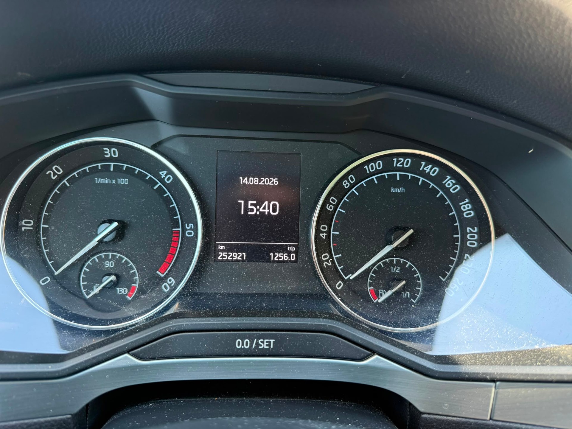 SKODA Superb Combi 2.0 TDi Ambition DSG-image-7