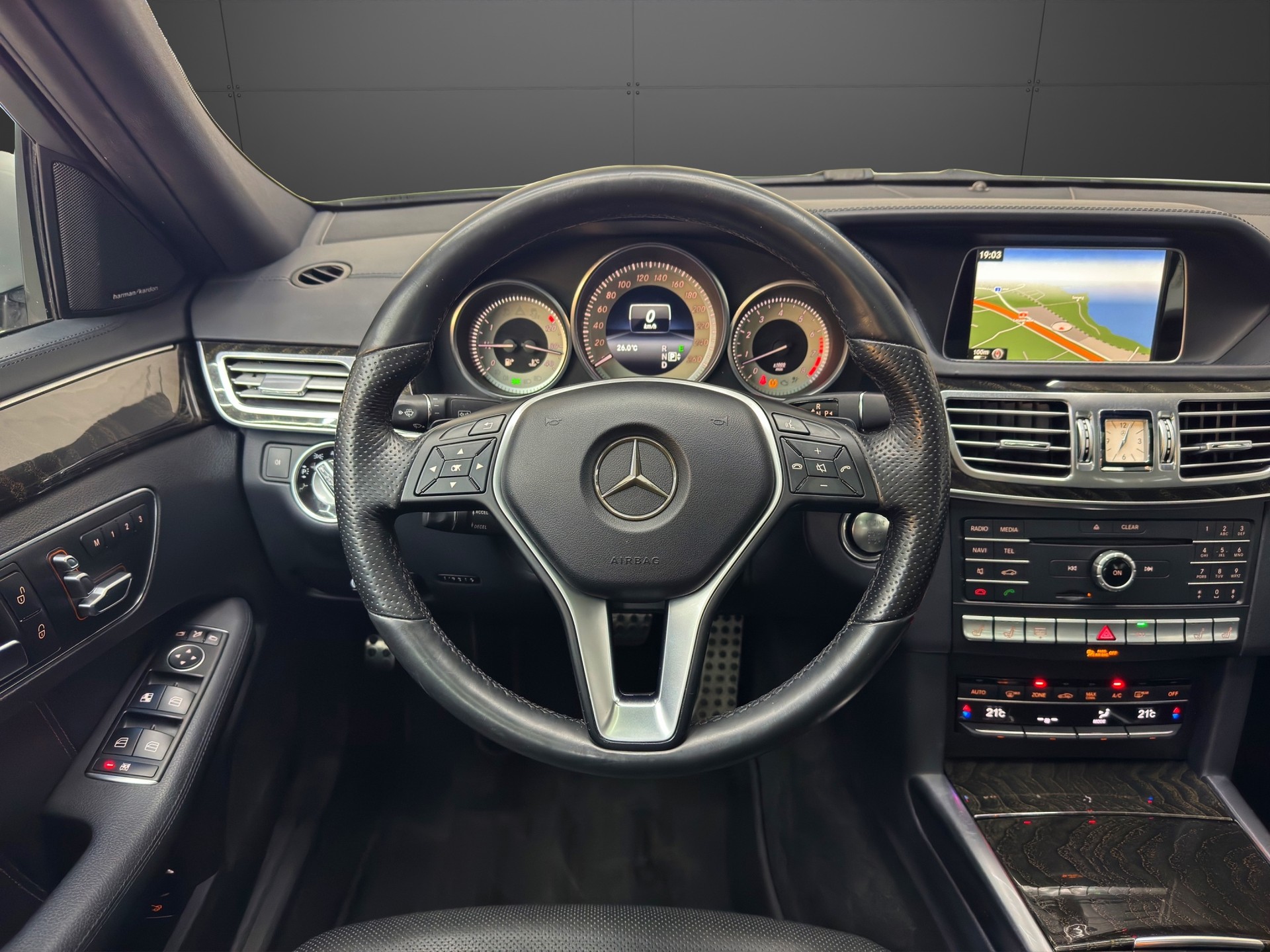 MERCEDES-BENZ E 400 Avantgarde 4Matic 7G-Tronic-image-9