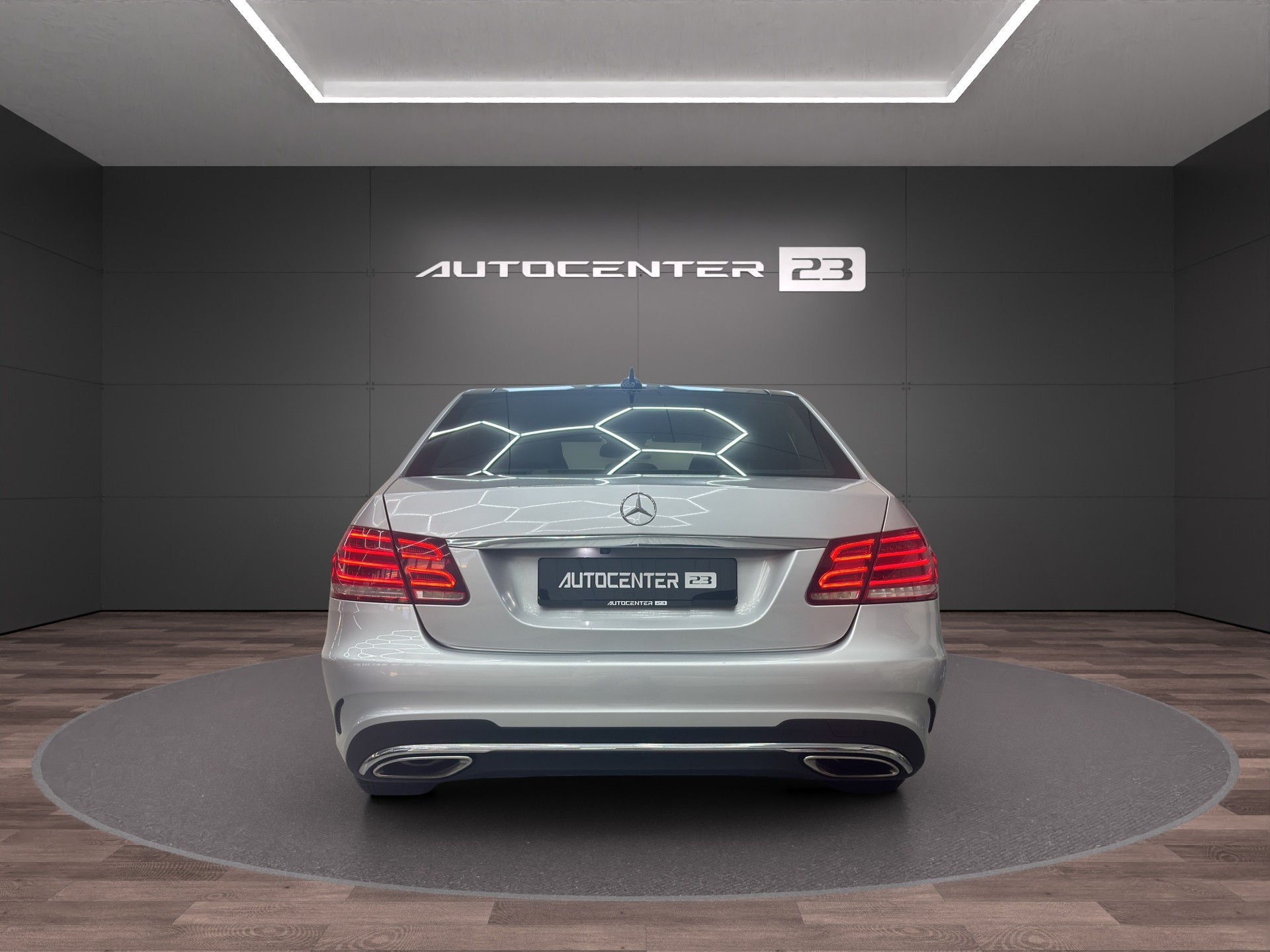 MERCEDES-BENZ E 400 Avantgarde 4Matic 7G-Tronic-image-3