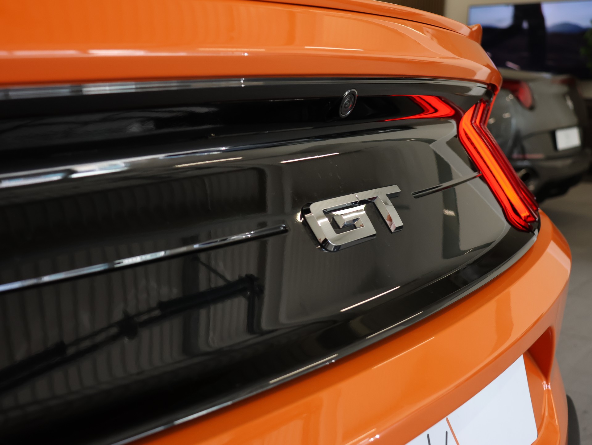 FORD Mustang Fastback 5.0 V8 GT 55 Automat-image-26