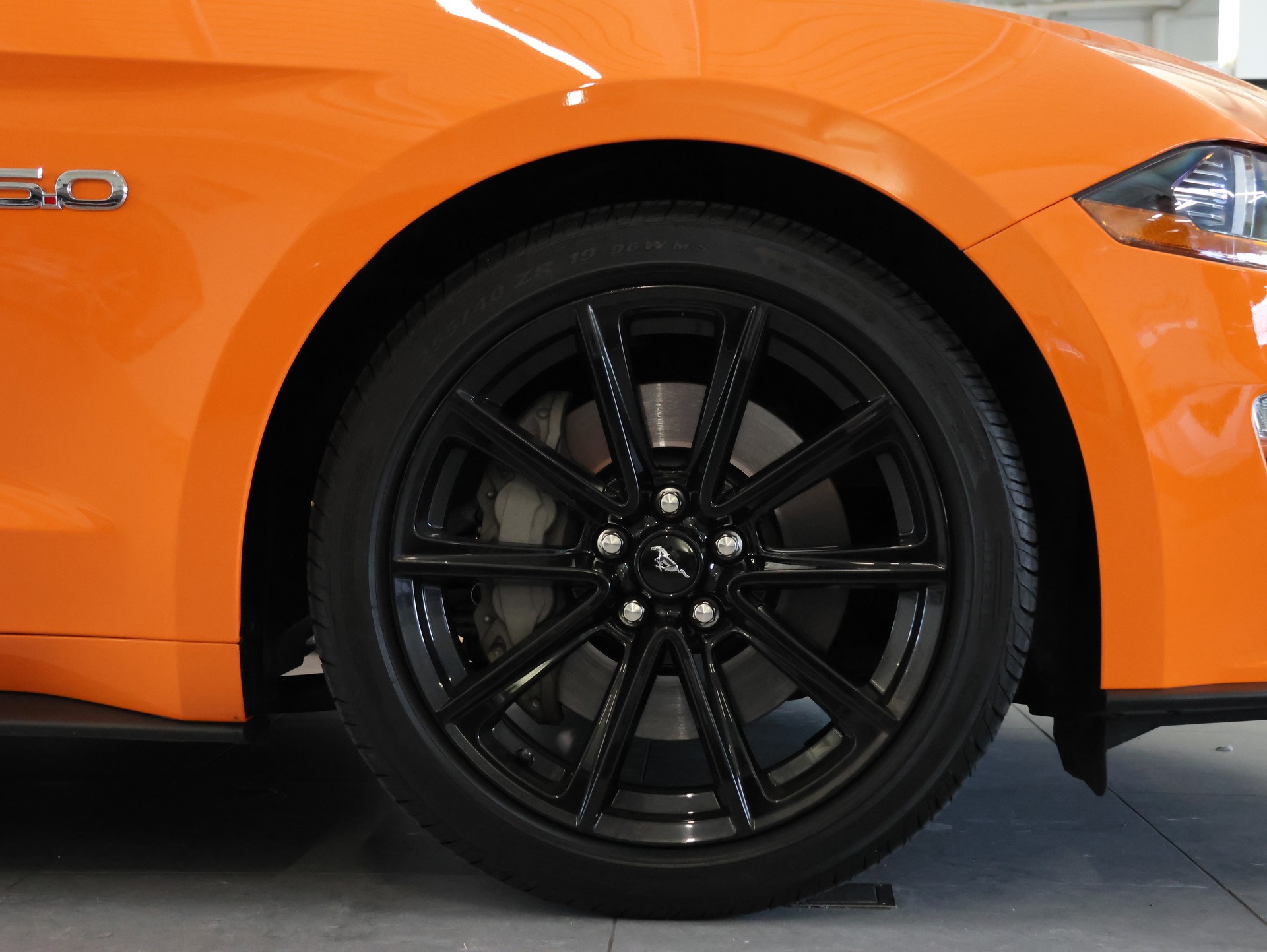 FORD Mustang Fastback 5.0 V8 GT 55 Automat-image-9
