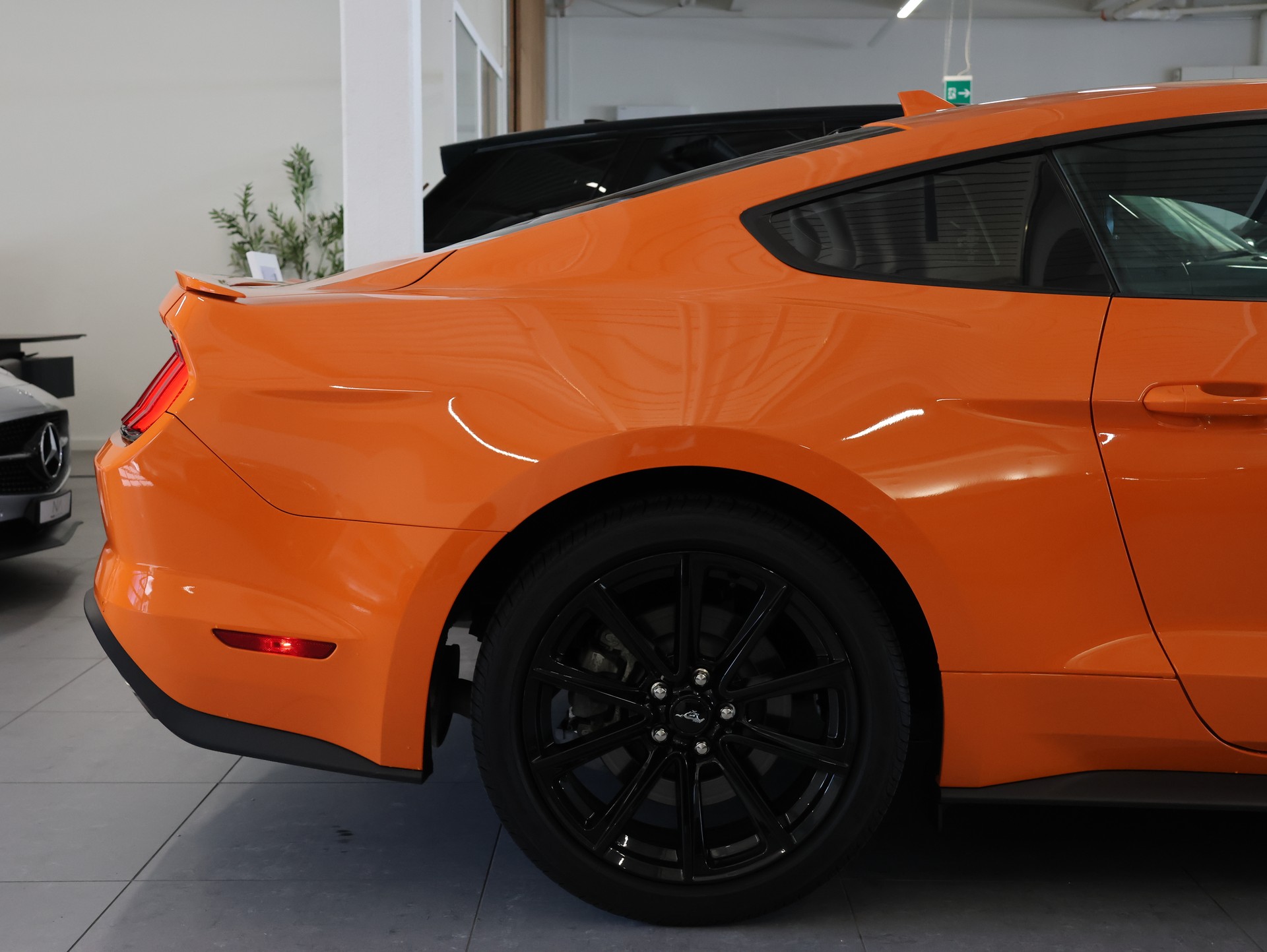 FORD Mustang Fastback 5.0 V8 GT 55 Automat-image-7