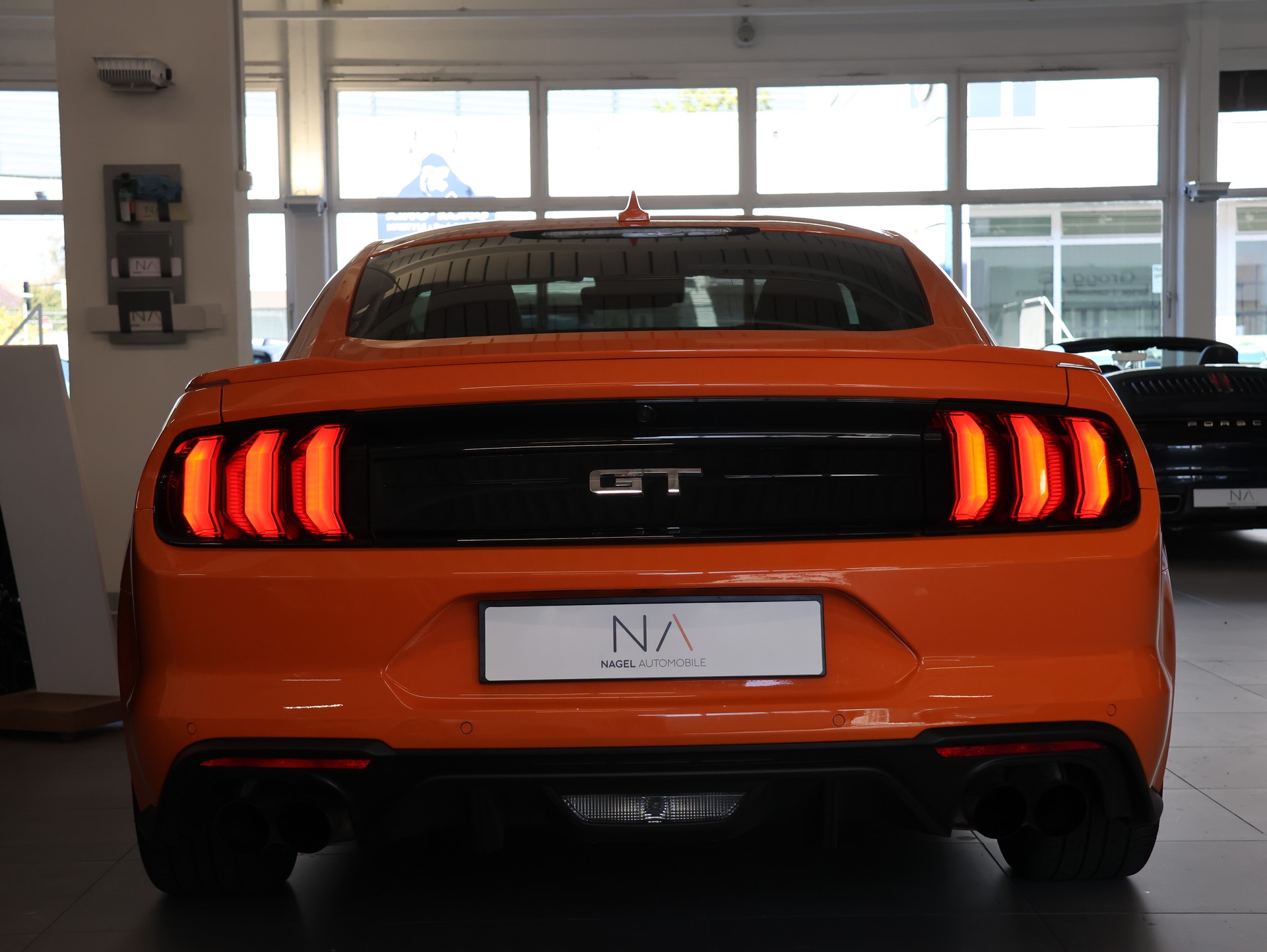 FORD Mustang Fastback 5.0 V8 GT 55 Automat-image-5