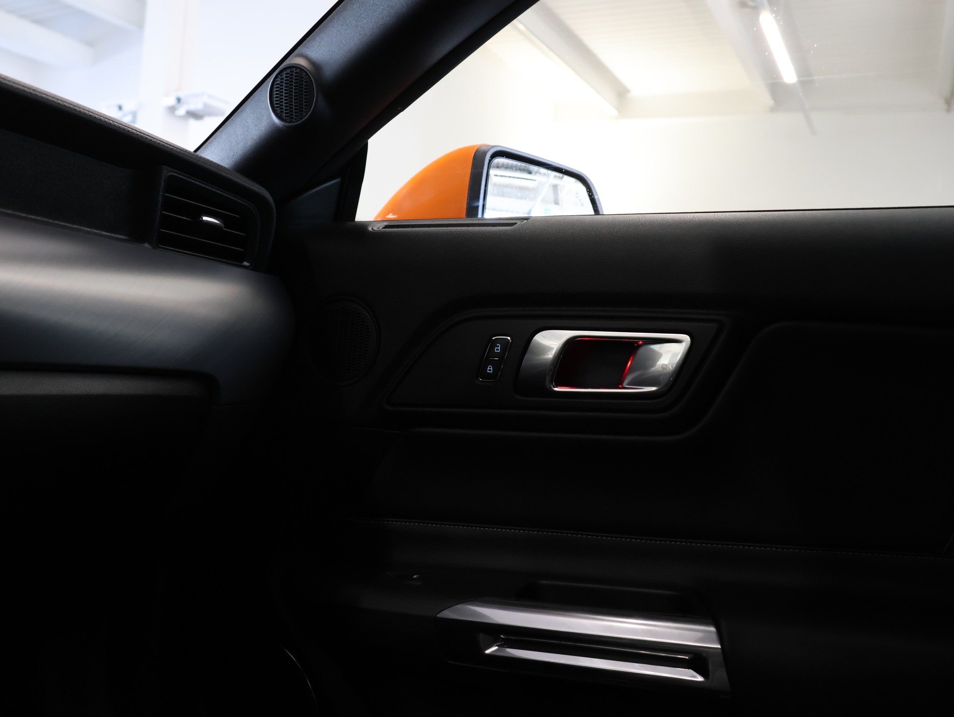 FORD Mustang Fastback 5.0 V8 GT 55 Automat-image-22