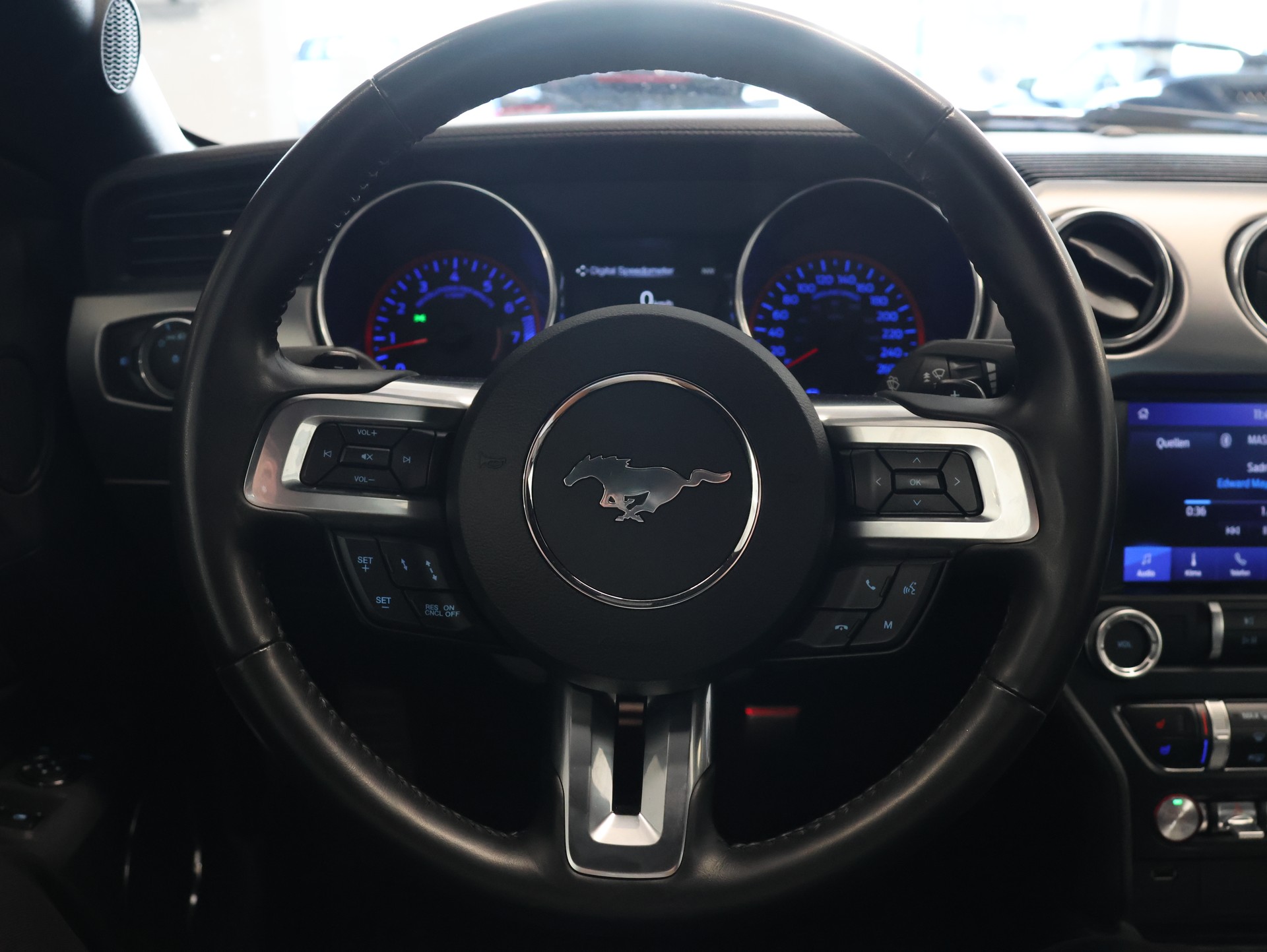 FORD Mustang Fastback 5.0 V8 GT 55 Automat-image-13