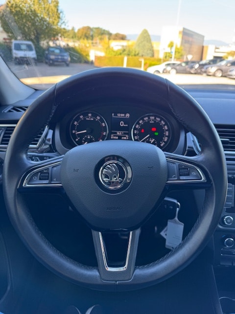 SKODA Rapid Spaceback 1.4 TSI Elegance DSG-image-8