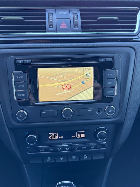 SKODA Rapid Spaceback 1.4 TSI Elegance DSG-image-15