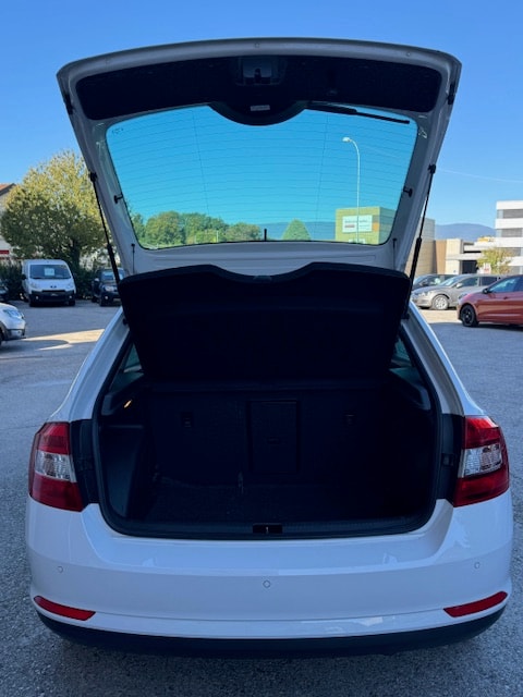 SKODA Rapid Spaceback 1.4 TSI Elegance DSG-image-21