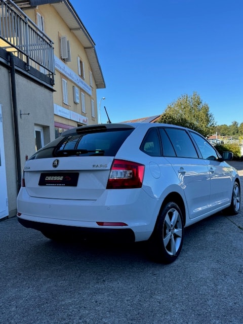 SKODA Rapid Spaceback 1.4 TSI Elegance DSG-image-3