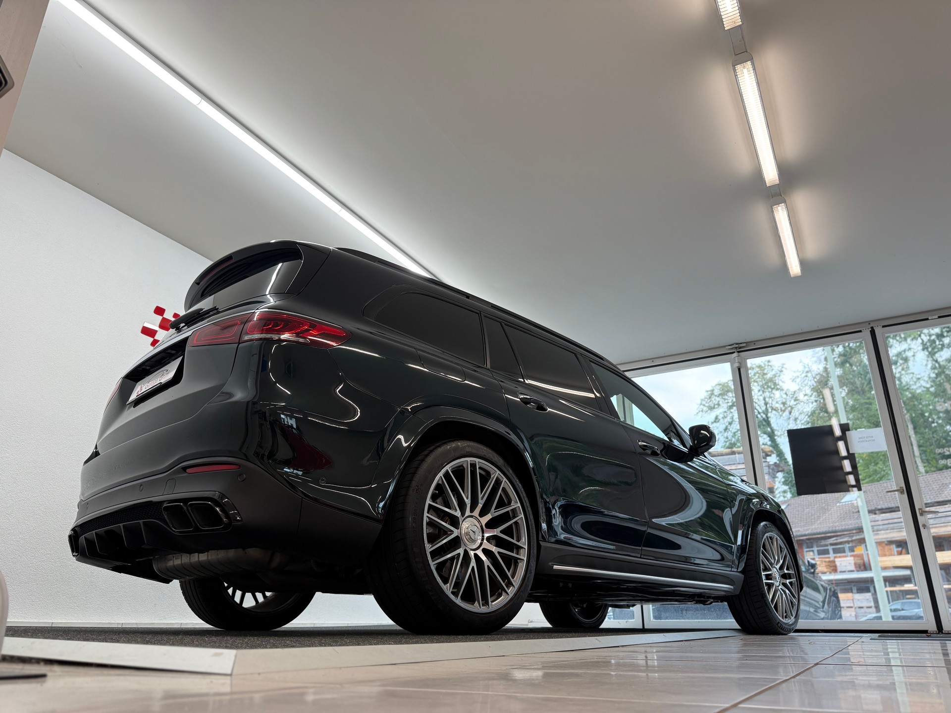 MERCEDES-BENZ GLS 63 AMG 4matic+-image-3