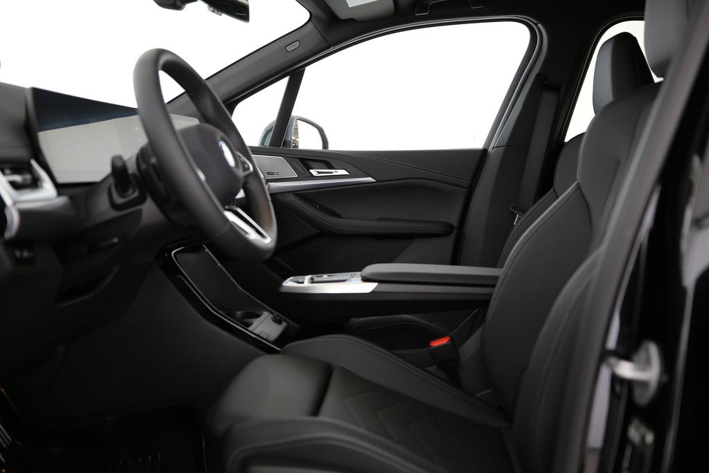 BMW 225e xDrive Active Tourer-image-3