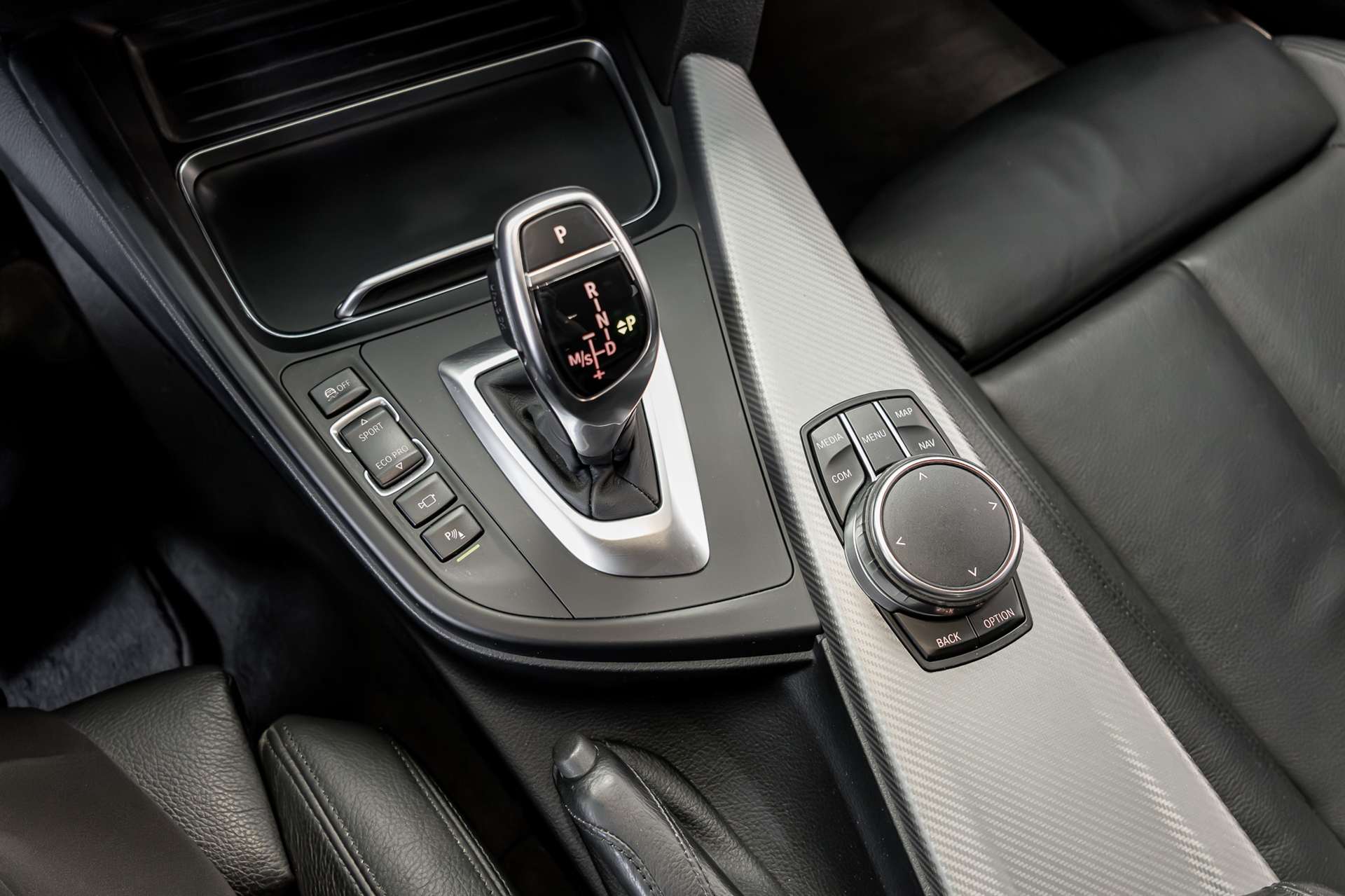 BMW 320d xDrive Touring Edition Sport Line Steptronic-image-20