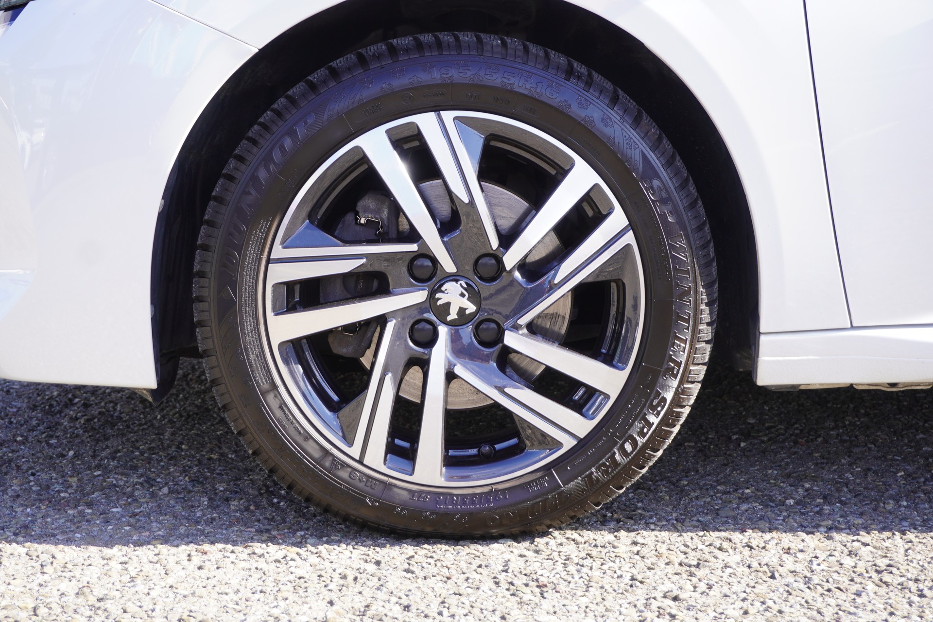 PEUGEOT 208 1.2 PureTech Allure Pack EAT8-image-8