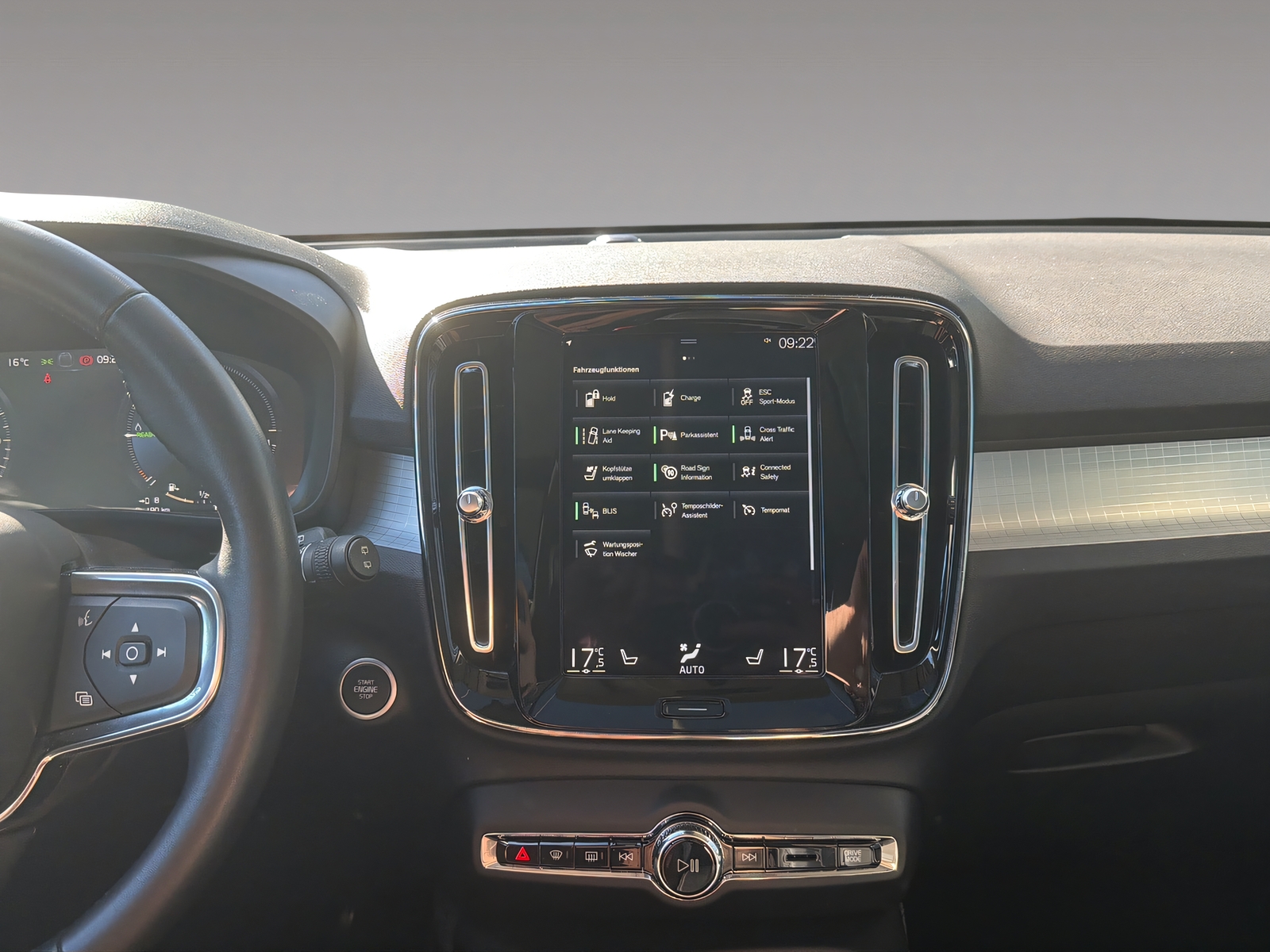 VOLVO XC40 1.5 T5 PiH R-Design Expression-image-13
