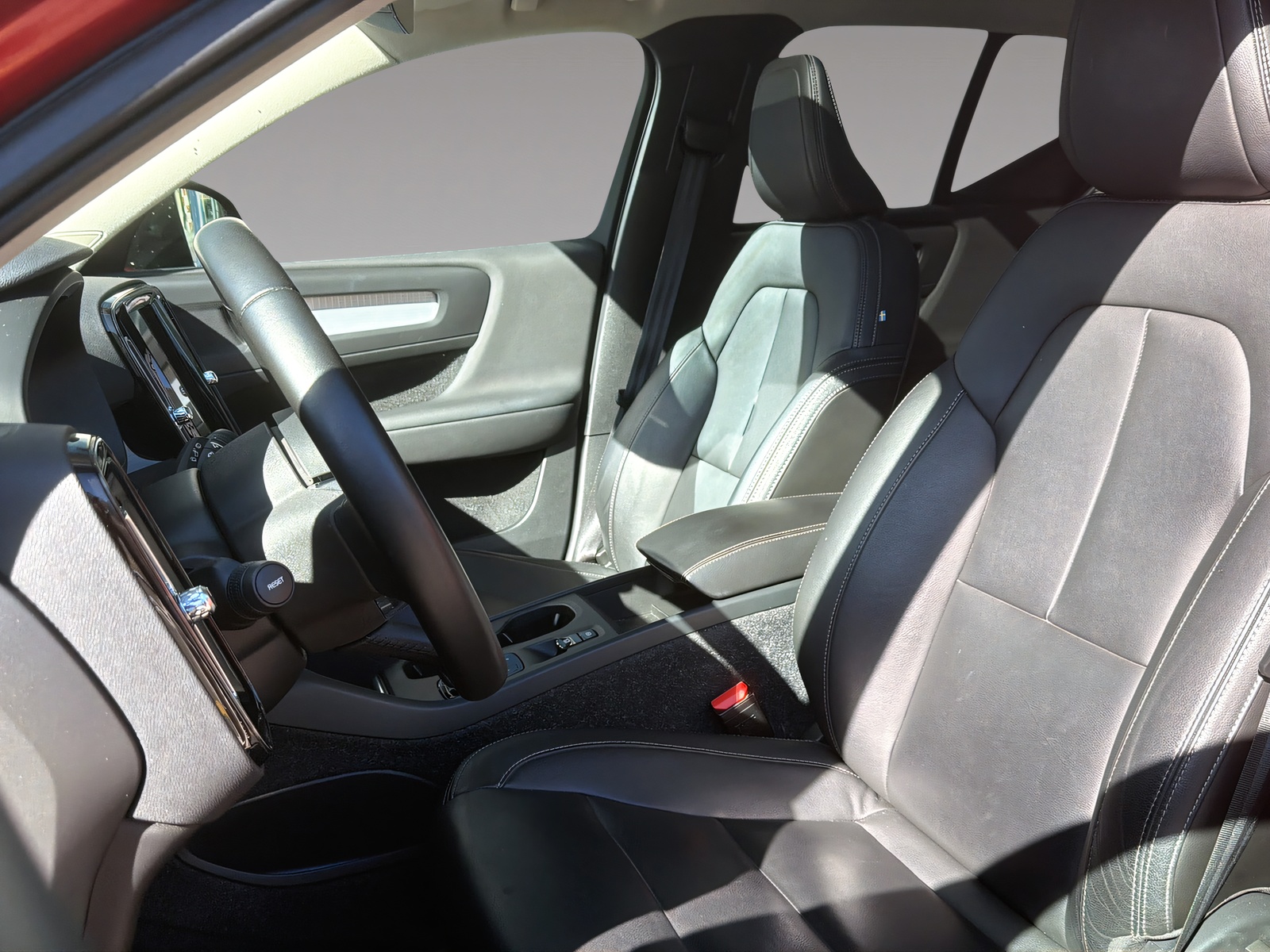 VOLVO XC40 1.5 T5 PiH R-Design Expression-image-5