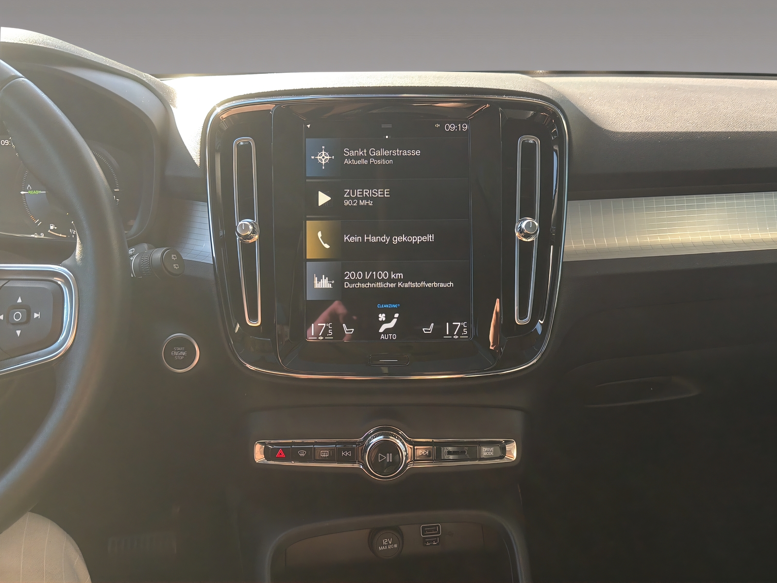 VOLVO XC40 1.5 T5 PiH R-Design Expression-image-10