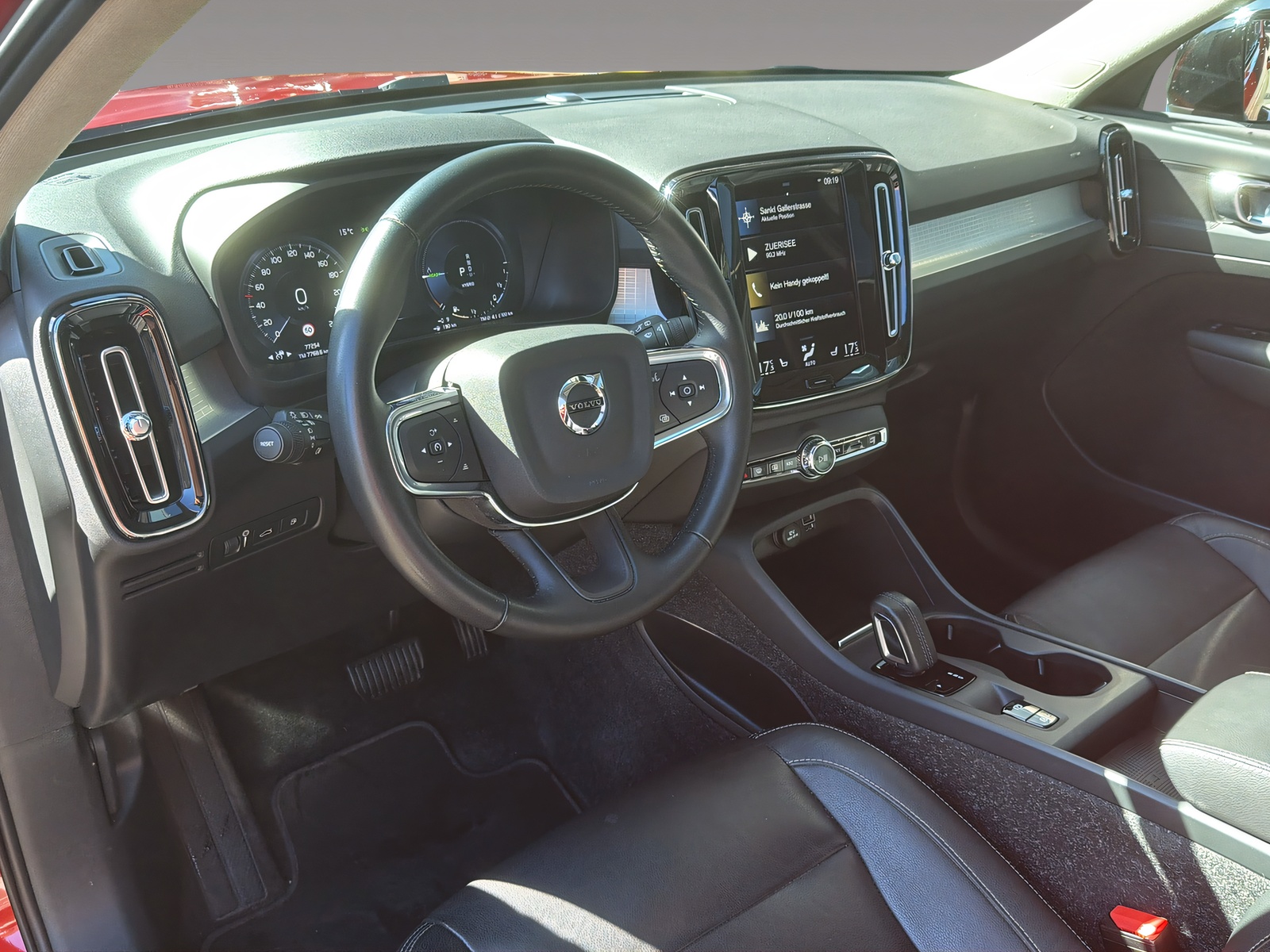 VOLVO XC40 1.5 T5 PiH R-Design Expression-image-7