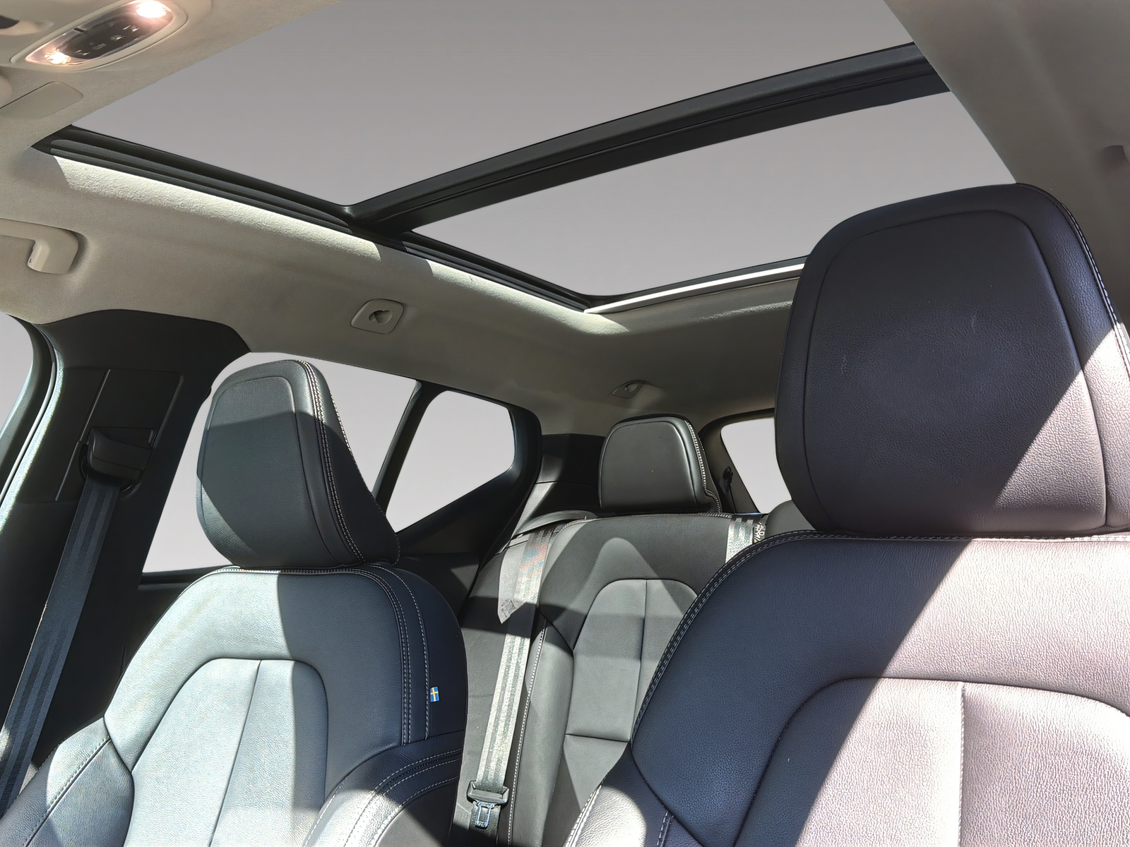 VOLVO XC40 1.5 T5 PiH R-Design Expression-image-6