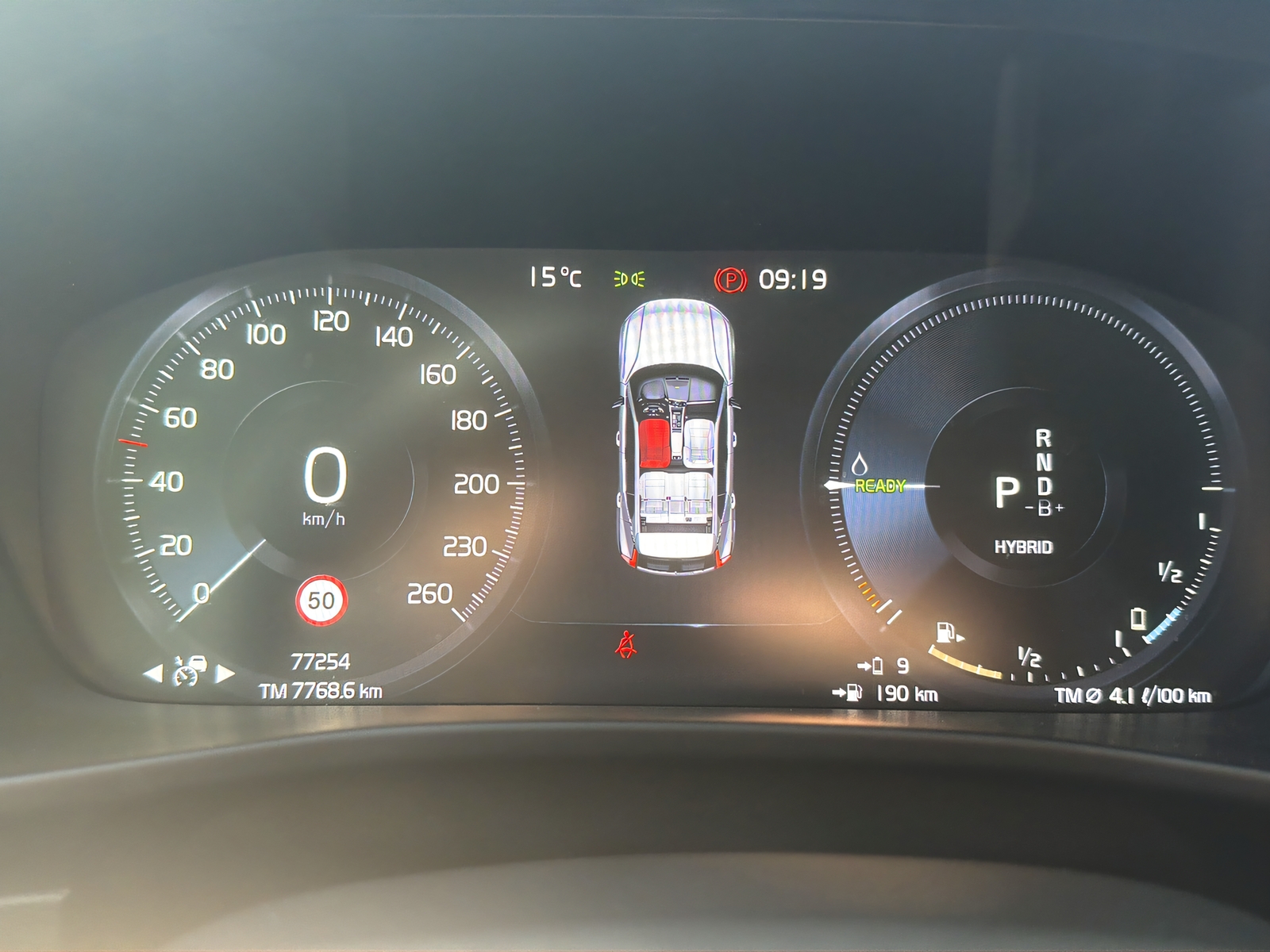 VOLVO XC40 1.5 T5 PiH R-Design Expression-image-9