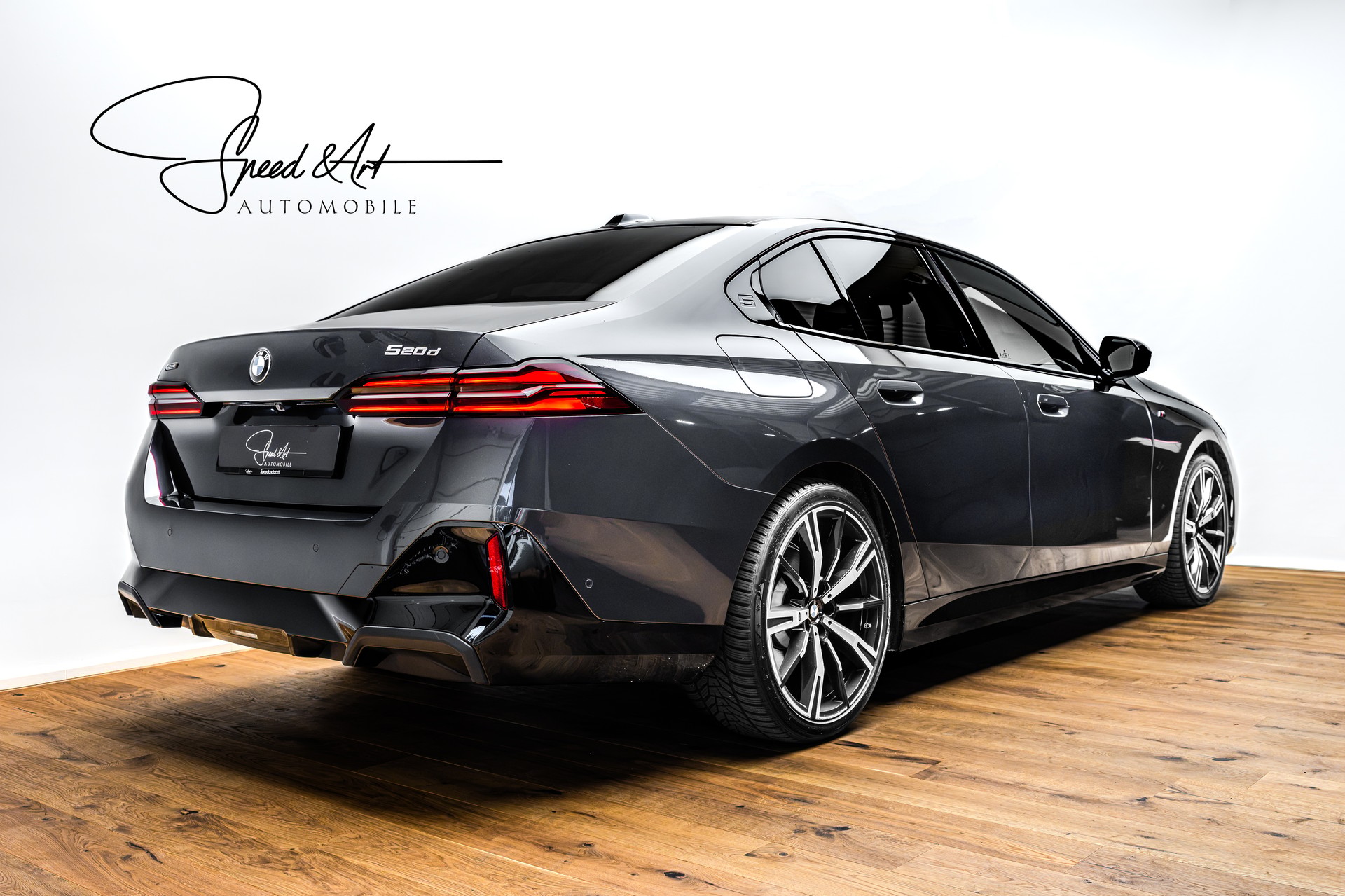 BMW 520d xDrive 48V M Sport Steptronic | STANDHEIZUNG-image-4