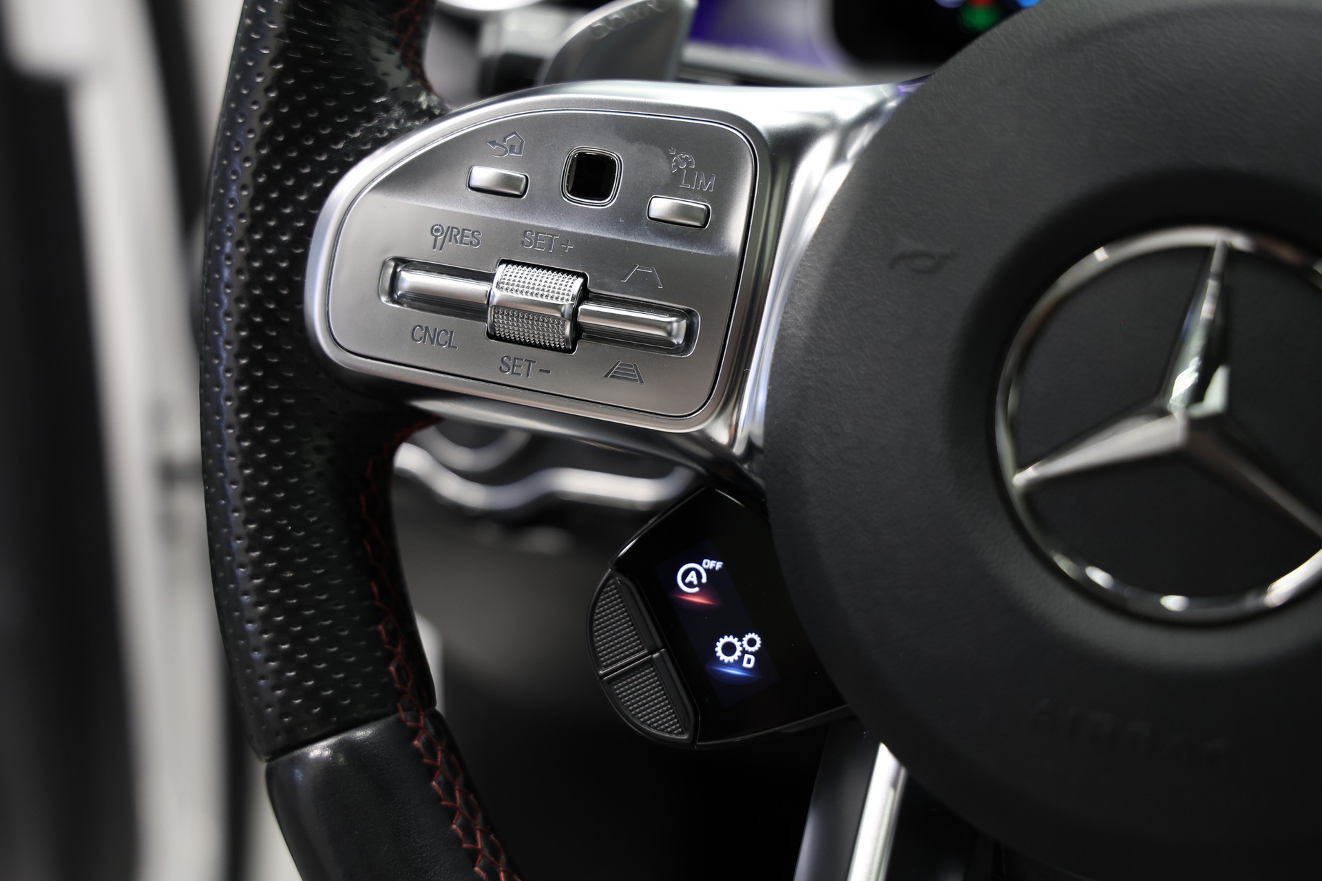 MERCEDES-BENZ A 35 AMG 4Matic Speedshift *CH-Fahrzeug*Aerodynamik-Paket*-image-22