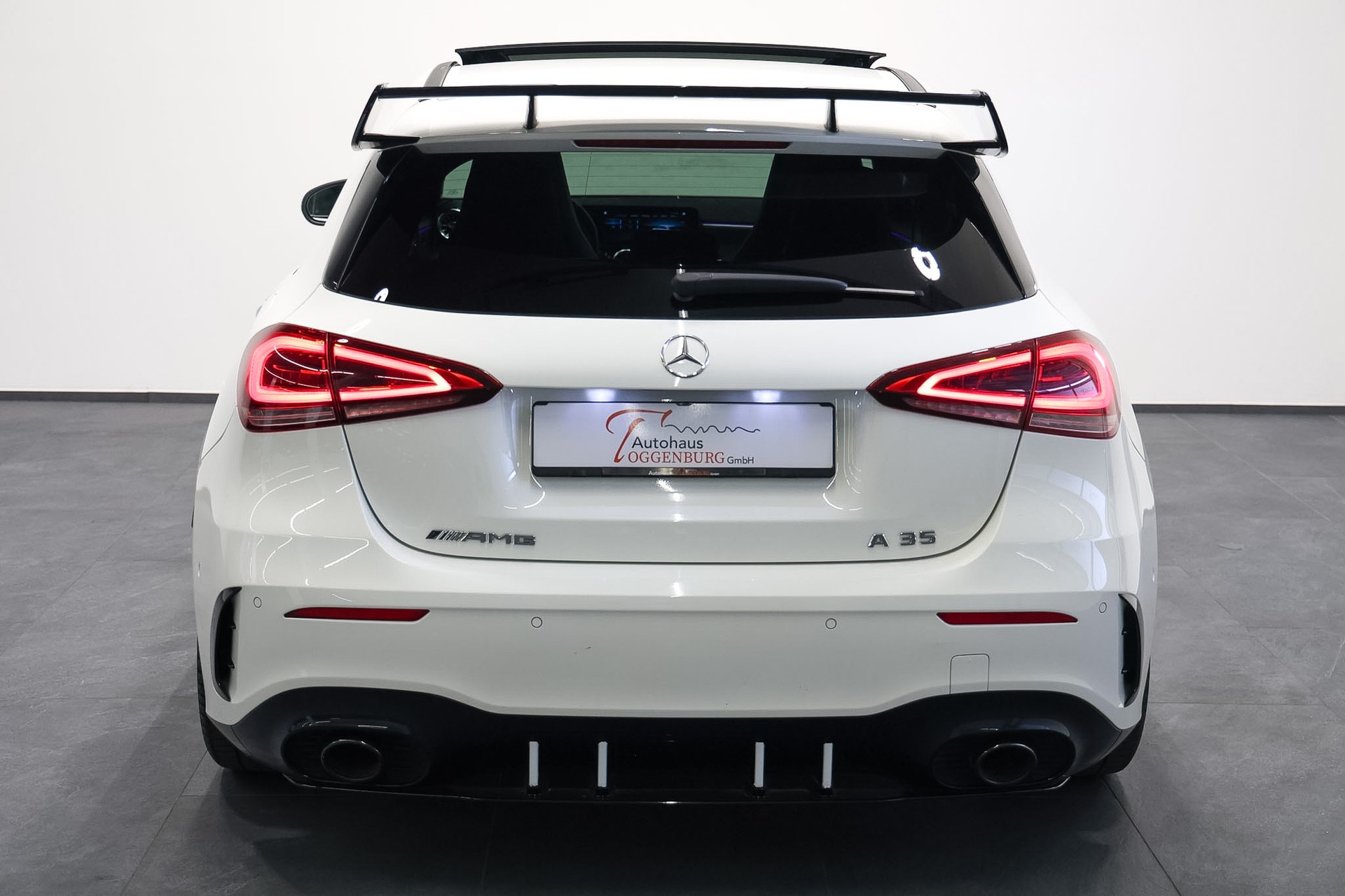 MERCEDES-BENZ A 35 AMG 4Matic Speedshift *CH-Fahrzeug*Aerodynamik-Paket*-image-9