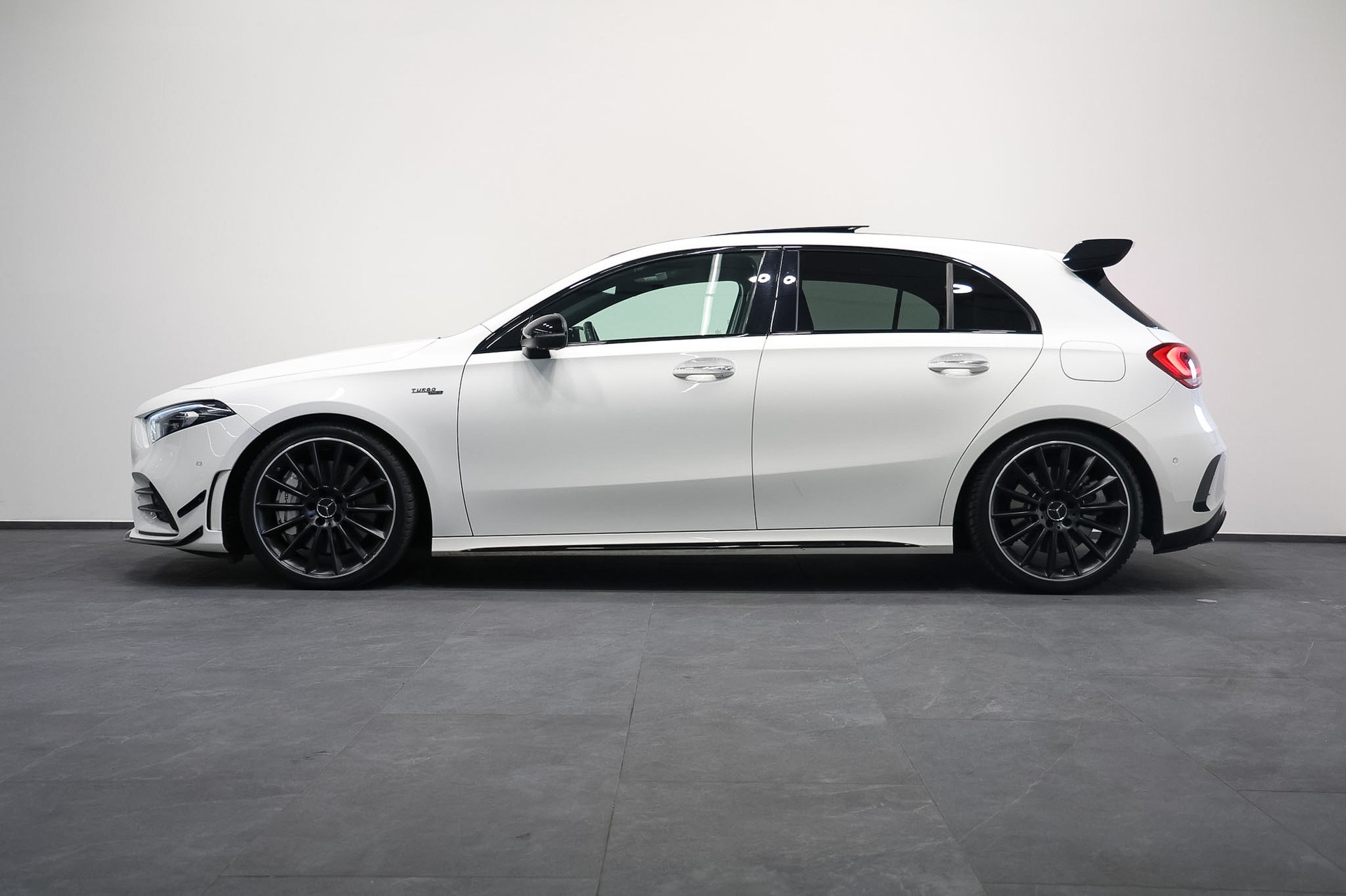 MERCEDES-BENZ A 35 AMG 4Matic Speedshift *CH-Fahrzeug*Aerodynamik-Paket*-image-6