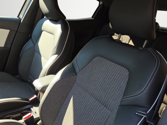 RENAULT Clio 1.6 E-Tech Techno-image-6