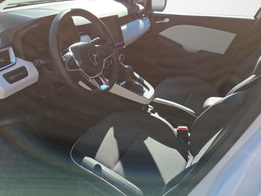 RENAULT Clio 1.6 E-Tech Techno-image-5