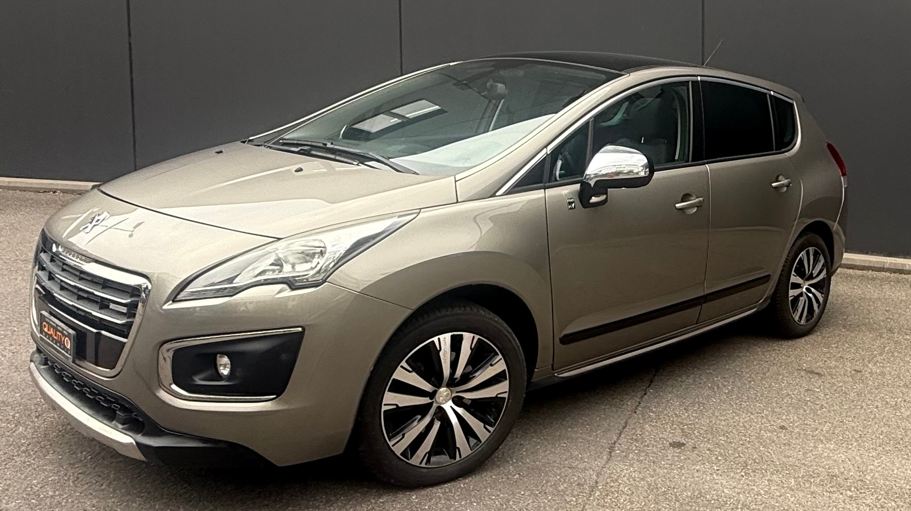 PEUGEOT 3008 HYbrid4 2.0 HDI ETG6-image-0