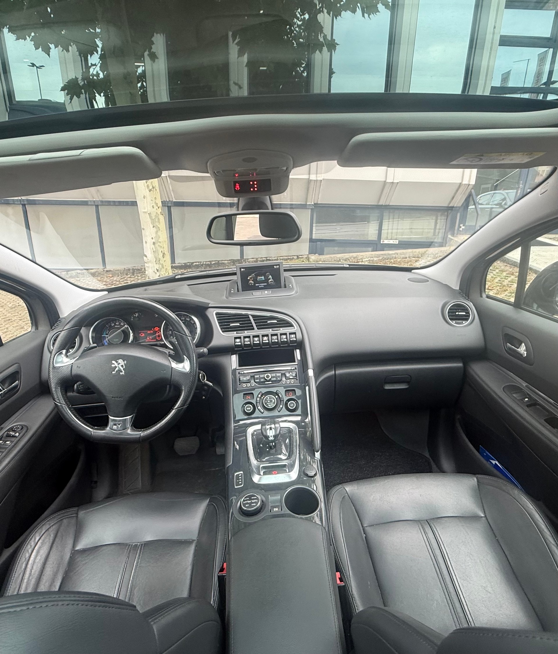 PEUGEOT 3008 HYbrid4 2.0 HDI ETG6-image-5