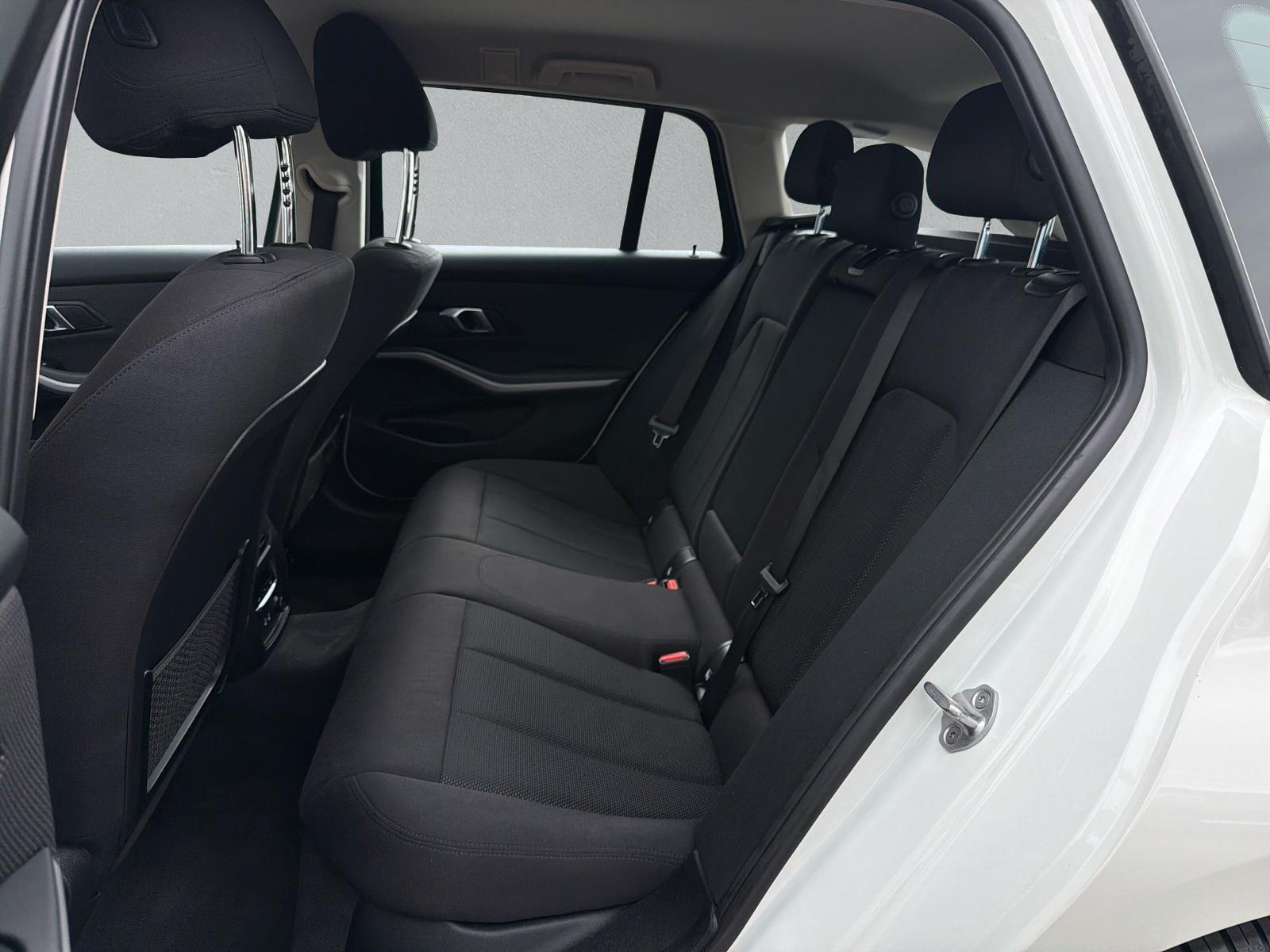 BMW 320d Touring Advantage xDrive G21 AHK-image-15